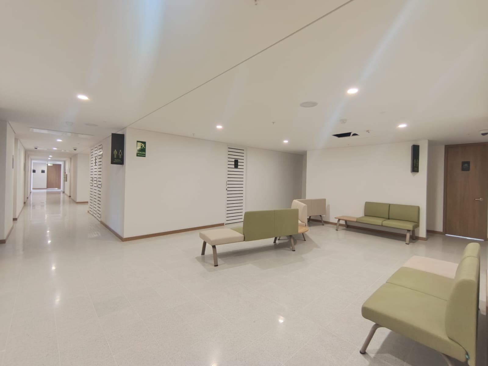 Consultorio en arriendo en El Velódromo, Laureles, Medellín — foto 1 de 8