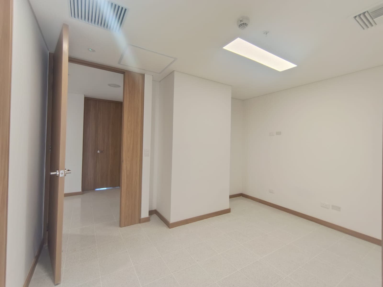 Consultorio en arriendo en El Velódromo, Laureles, Medellín — foto 3 de 8