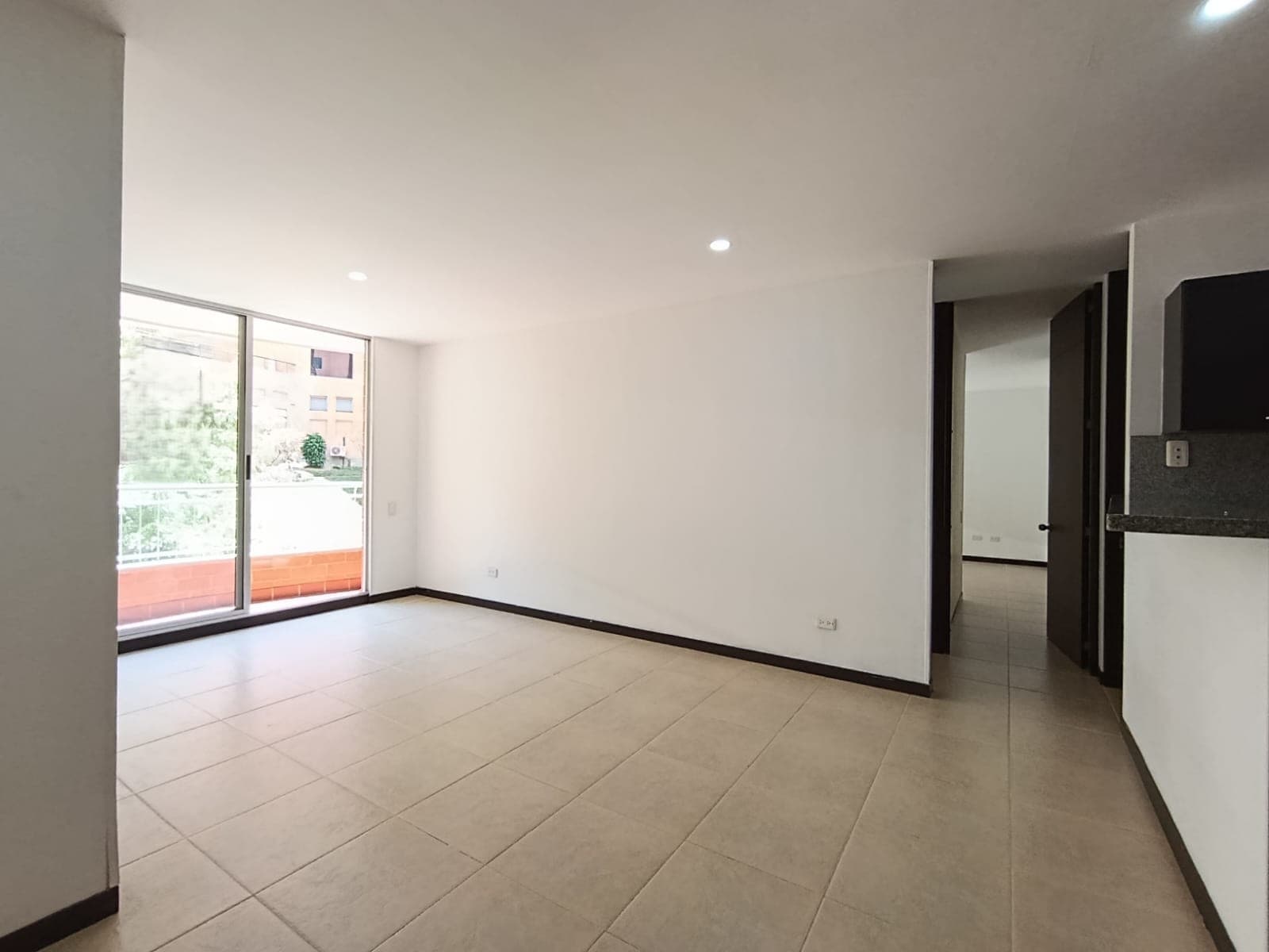 Apartamento en arriendo en Castropol, El Poblado, Medellín — foto 1 de 17