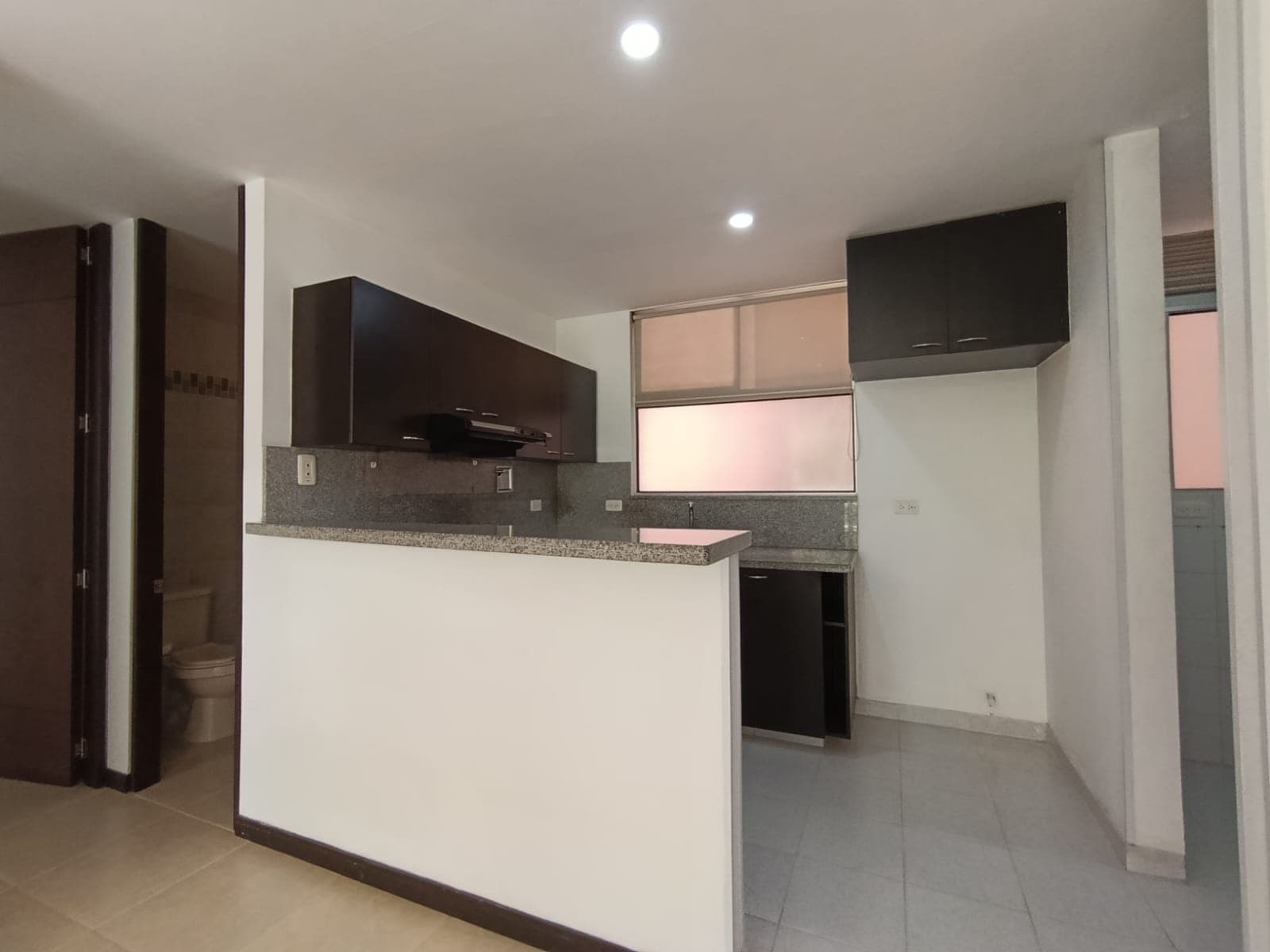Apartamento en arriendo en Castropol, El Poblado, Medellín — foto 4 de 17