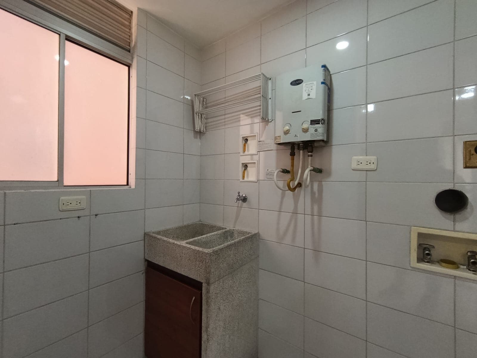 Apartamento en arriendo en Castropol, El Poblado, Medellín — foto 5 de 17