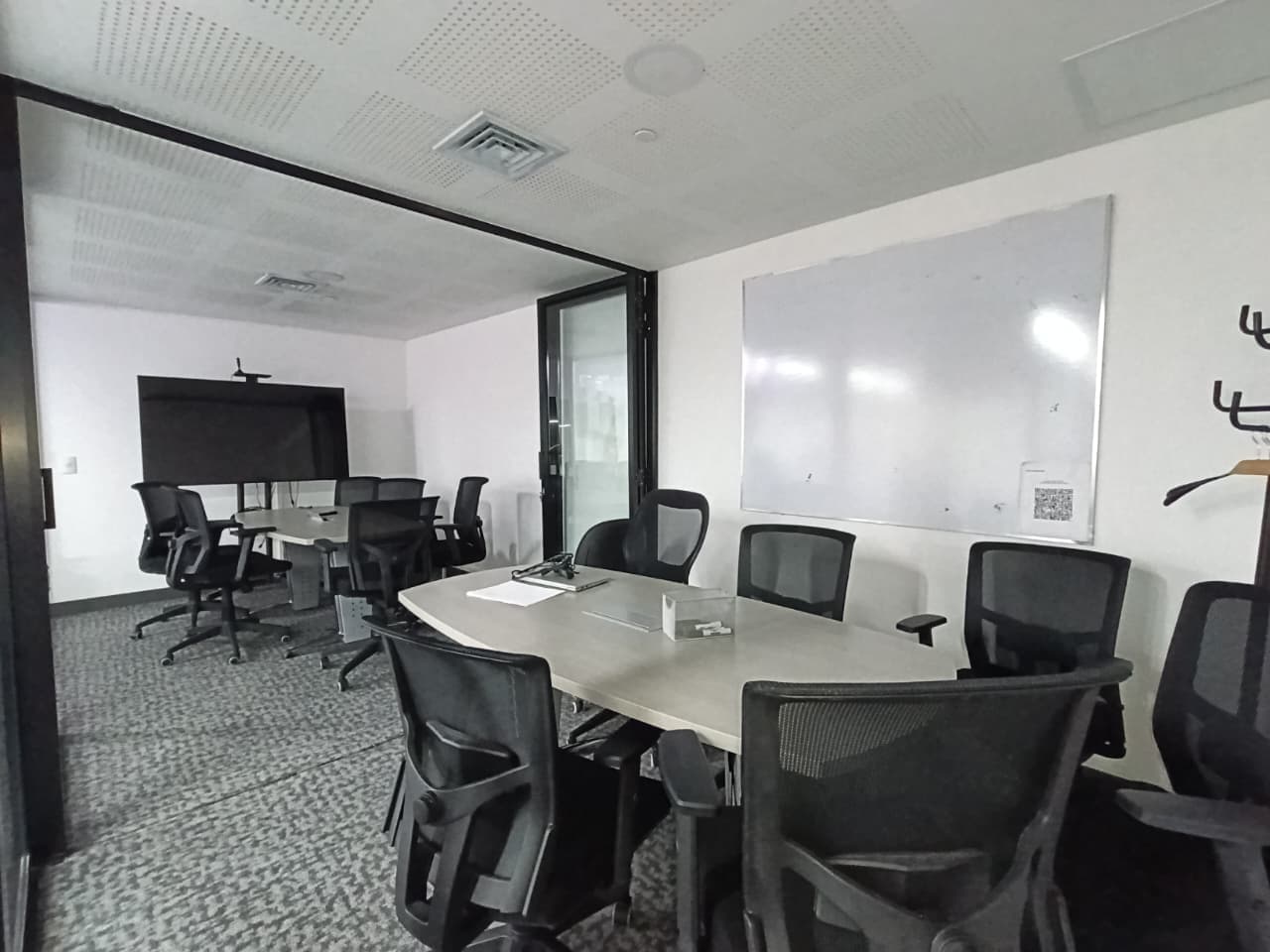 Oficina en arriendo en Loma De San Julián, El Poblado, Medellín — foto 3 de 10
