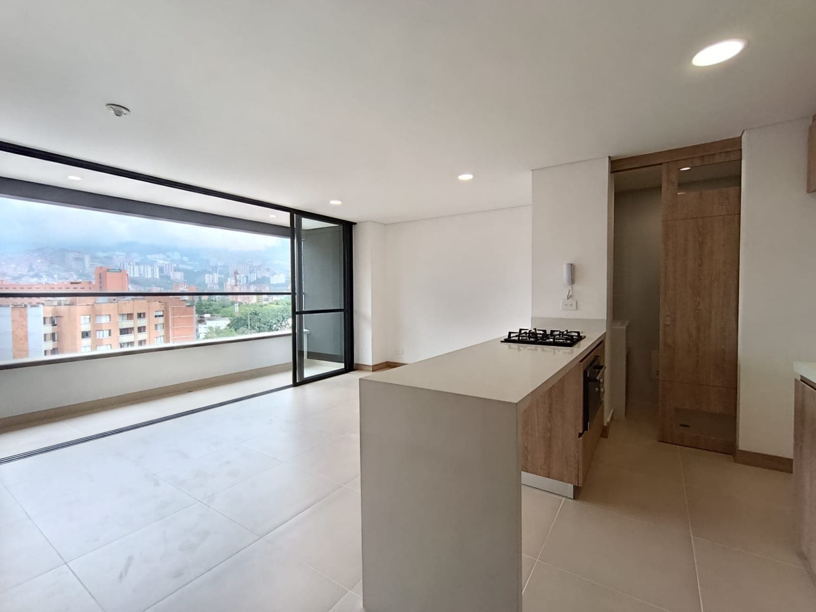 Apartamento en arriendo en Laureles, Medellín — foto 1 de 20