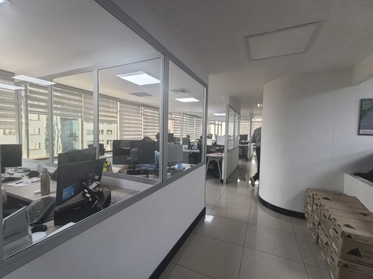 Oficina en arriendo en La Florida El, El Poblado, Medellín — foto 1 de 20