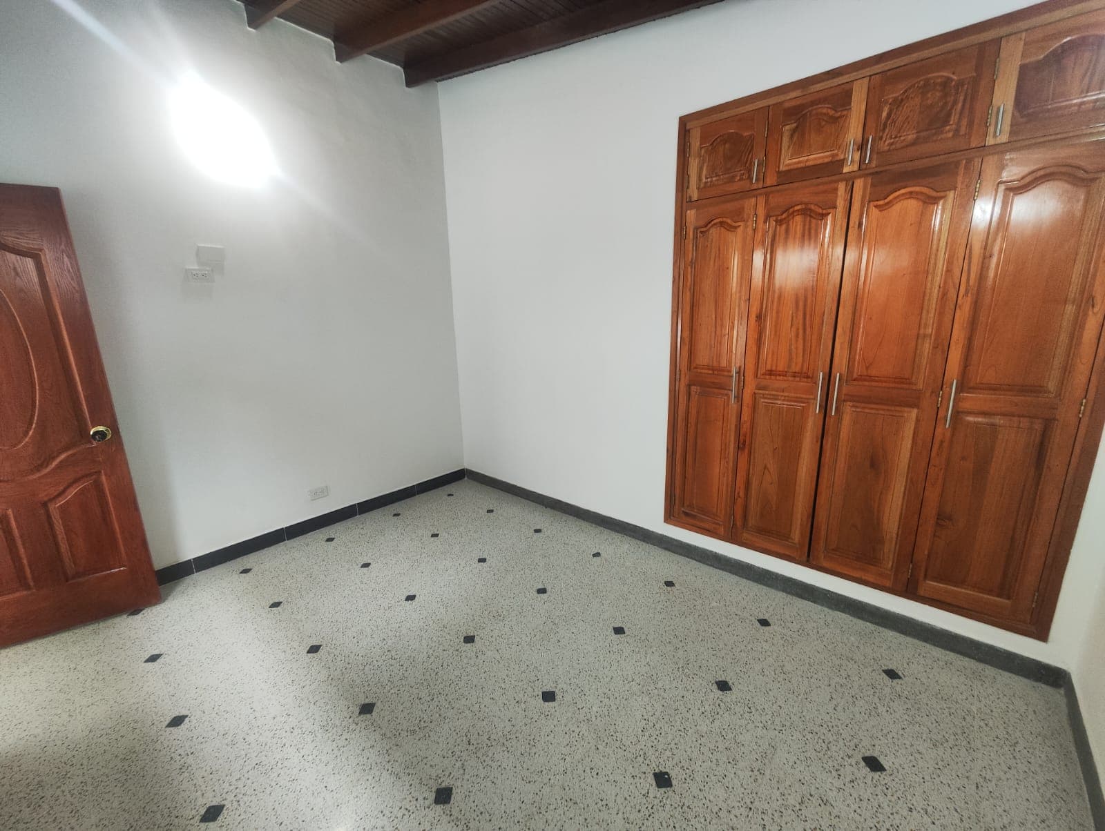 Apartaestudio en arriendo en Simón Bolívar, La America, Medellín — foto 2 de 8