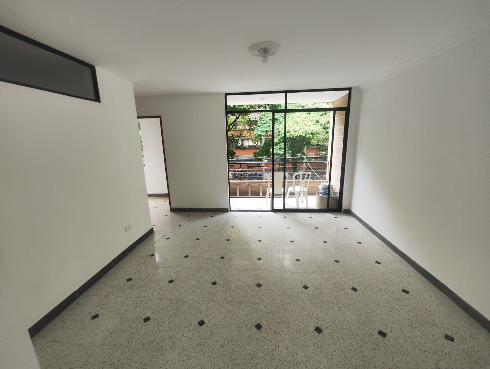 Apartamento en arriendo en Simón Bolívar, La America, Medellín — foto 1 de 15