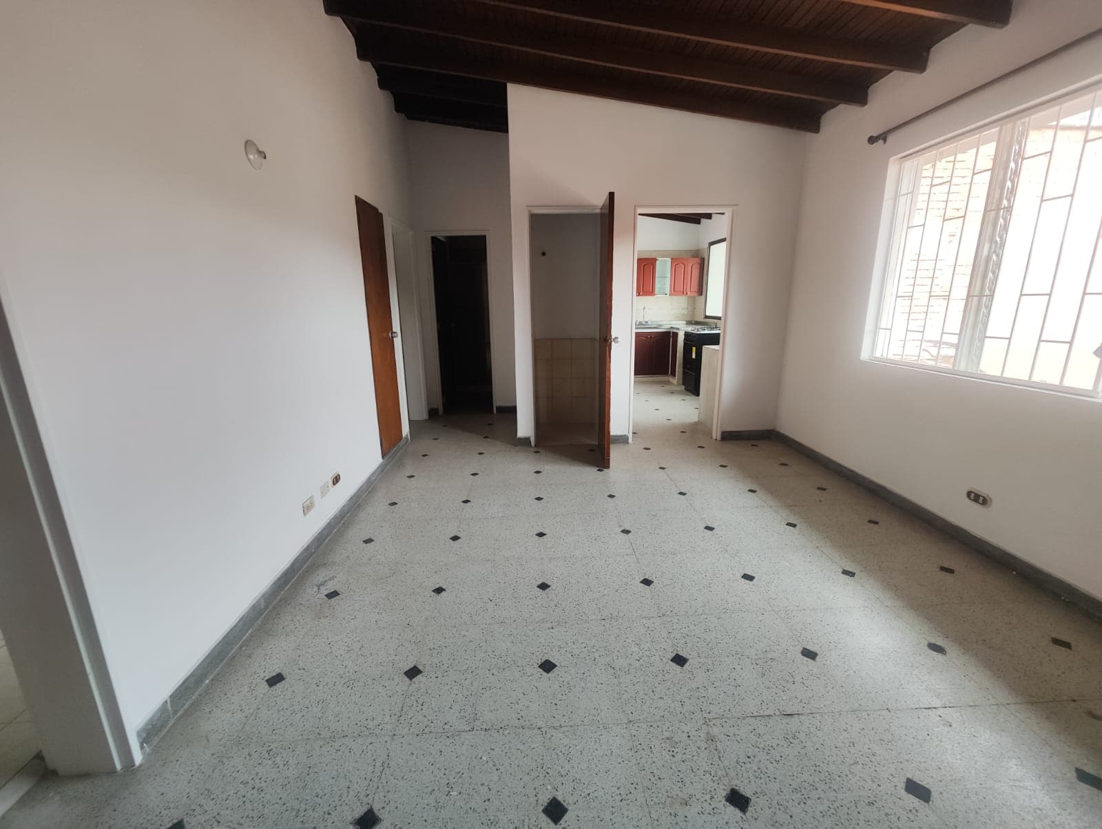 Apartamento en arriendo en Simón Bolívar, La America, Medellín — foto 2 de 12