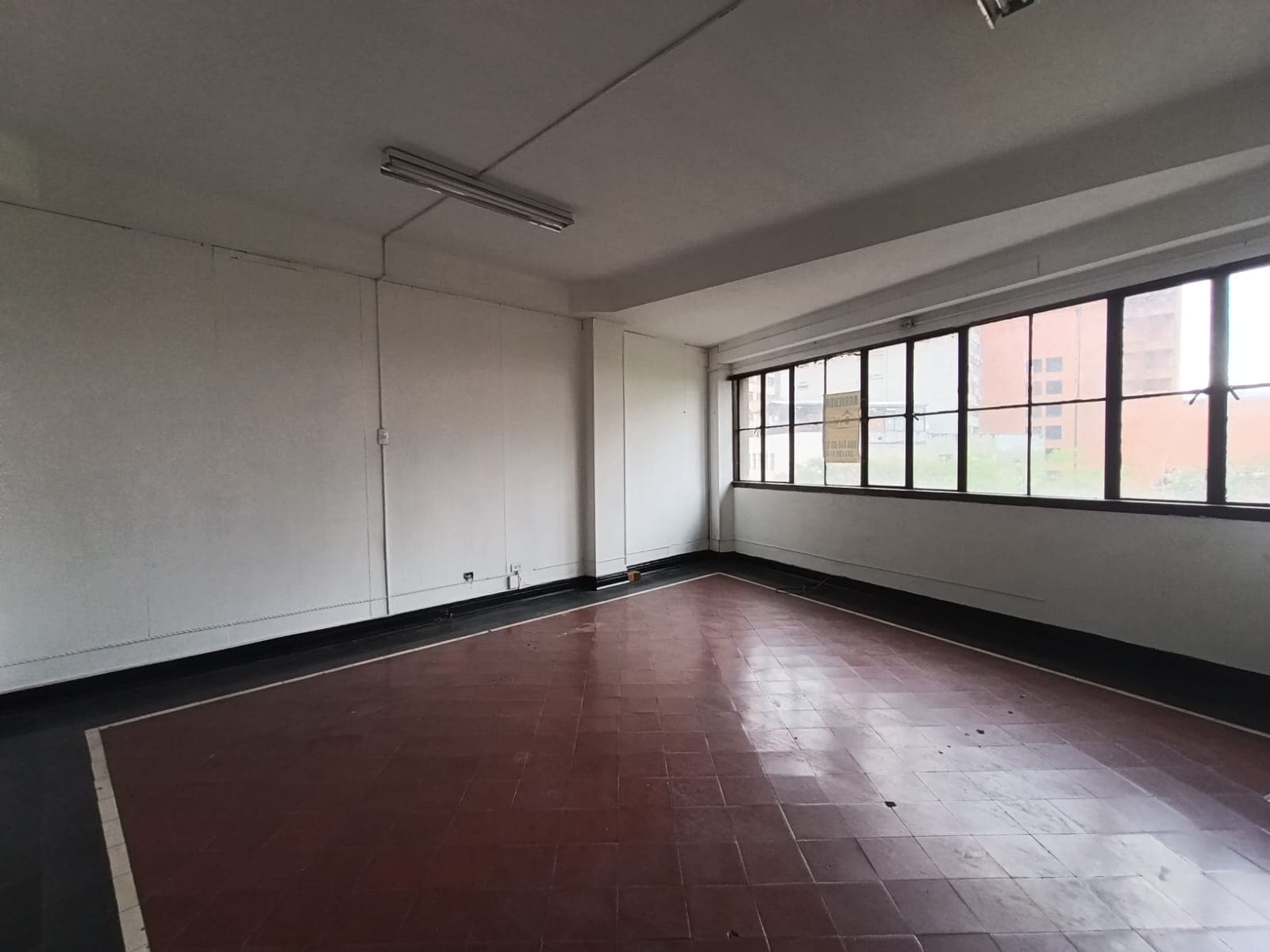 Oficina en arriendo en La Candelaria, Centro, Medellín — foto 1 de 17