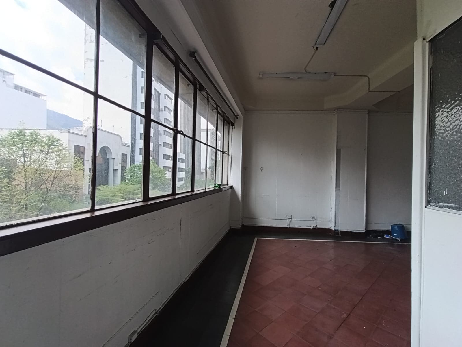Oficina en arriendo en La Candelaria, Centro, Medellín — foto 4 de 11