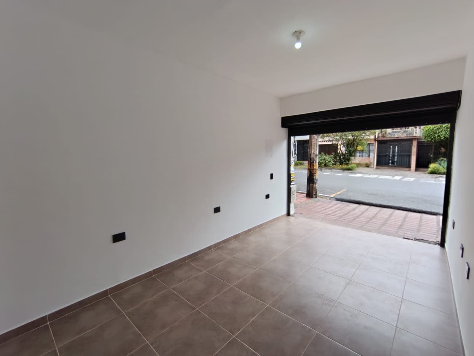 Local en arriendo en Florida Nueva, Laureles, Medellín — foto 1 de 11