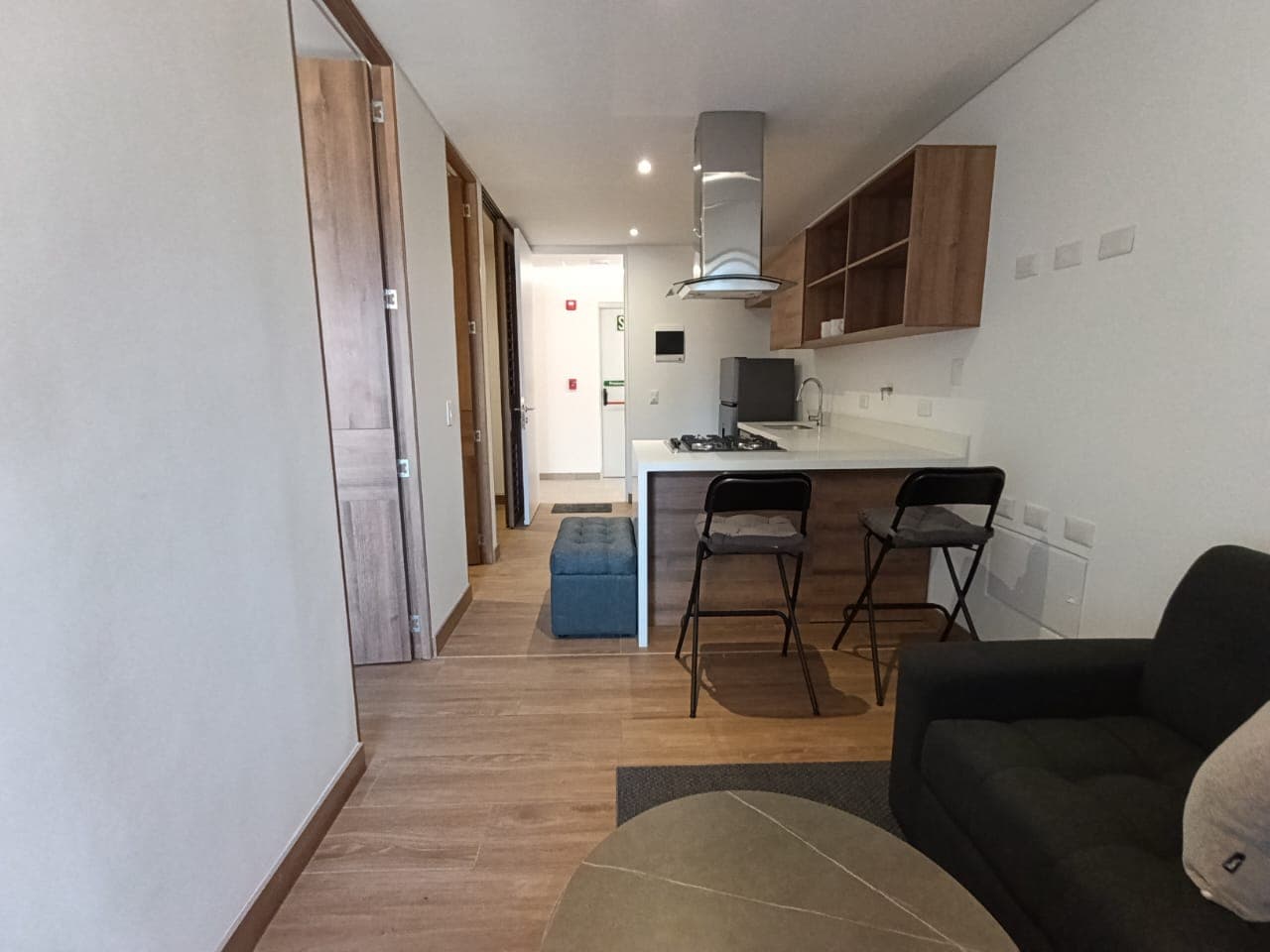 Apartaestudio en arriendo en Ciudad Del Rio, El Poblado, Medellín — foto 1 de 18