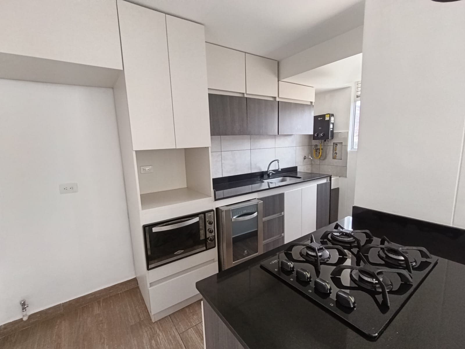 Apartamento en arriendo en Cabañas, Bello — foto 3 de 16