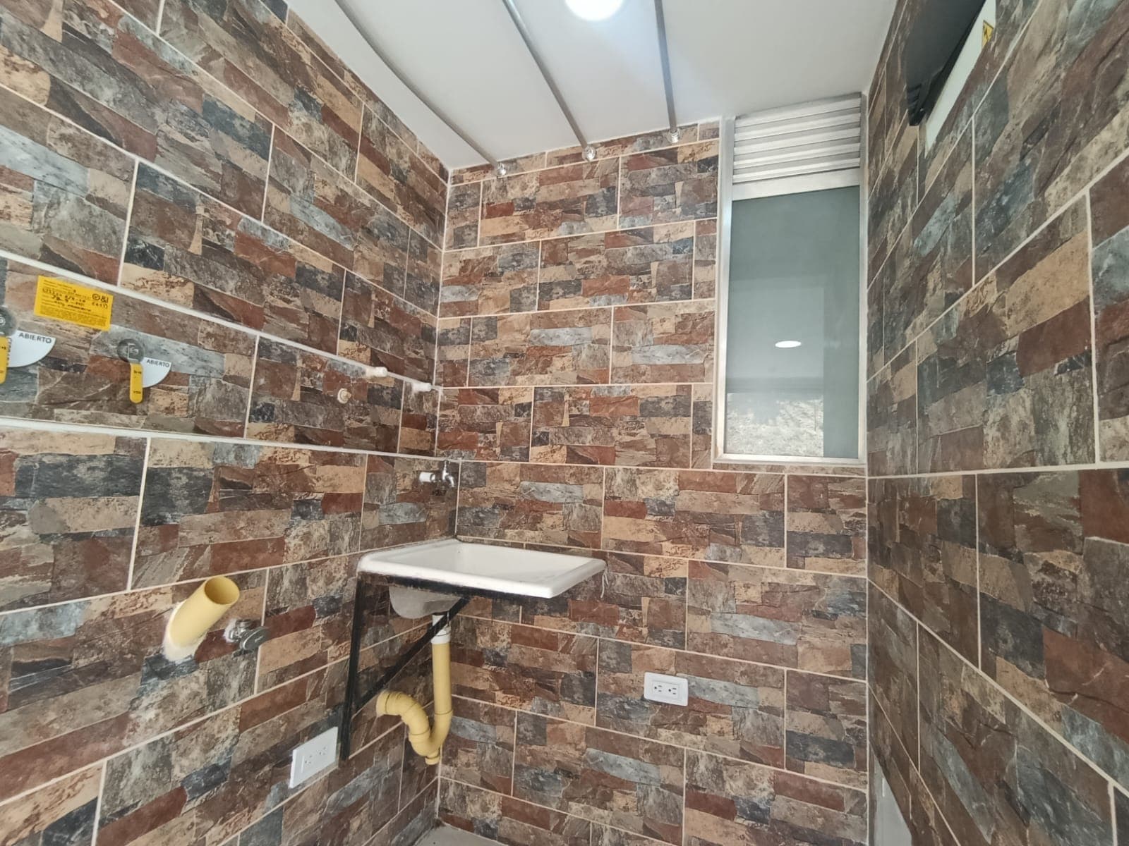 Aparta Suite en arriendo en San Gabriel, Bello — foto 4 de 10