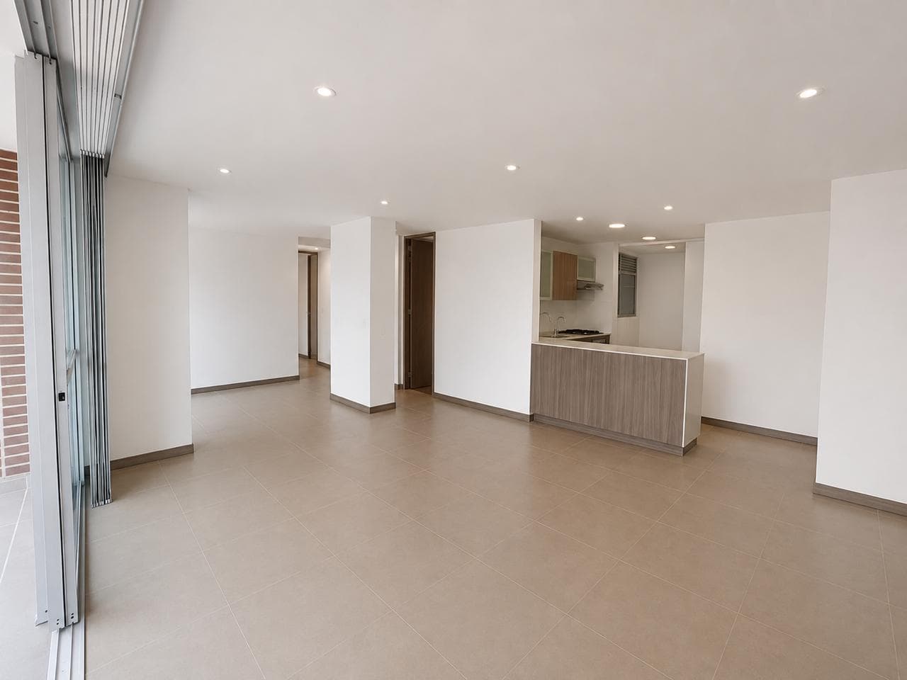 Apartamento en arriendo en Ciudad Del Rio, El Poblado, Medellín — foto 3 de 13