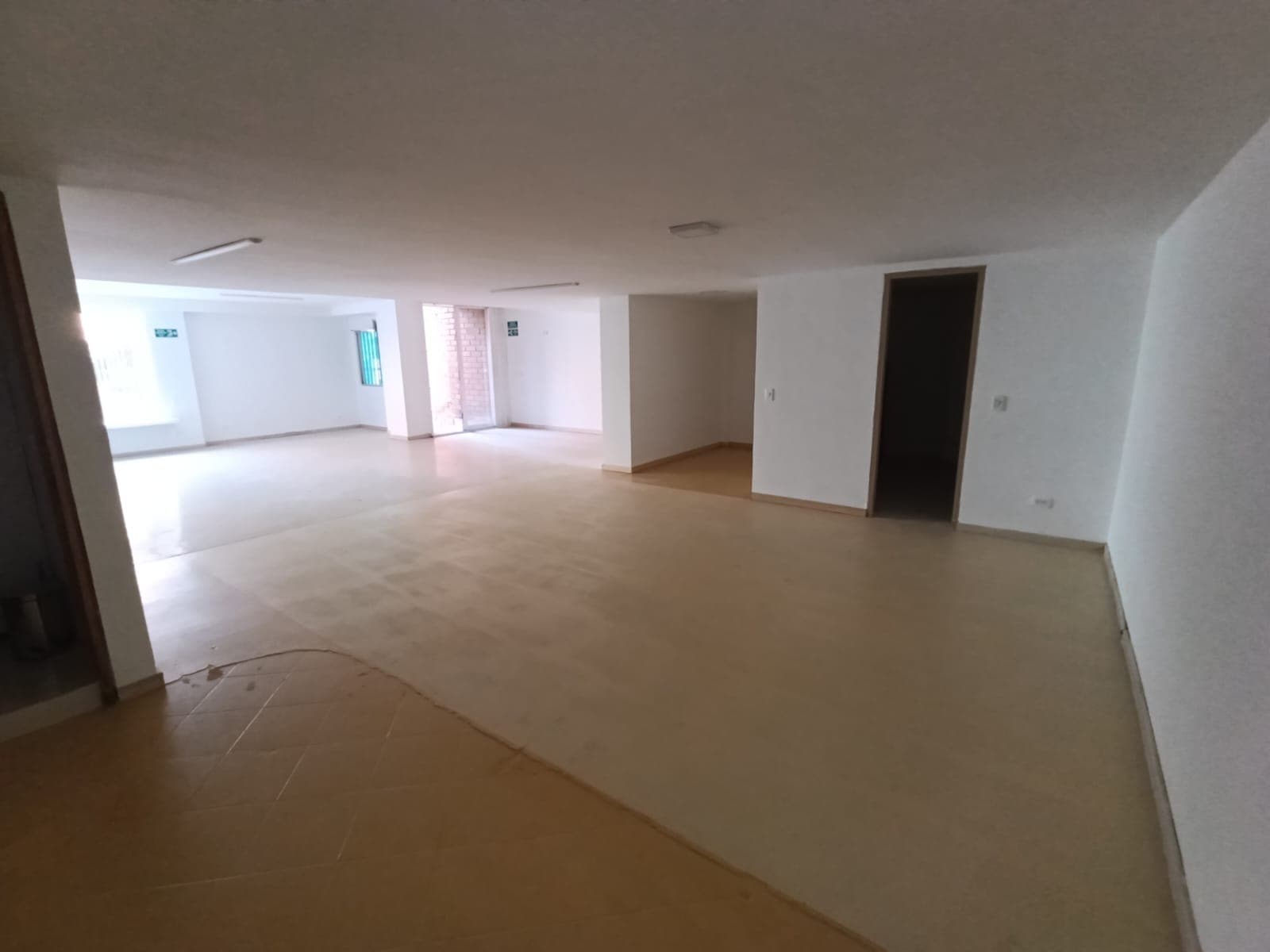 Local en arriendo en Laureles, Medellín — foto 4 de 12