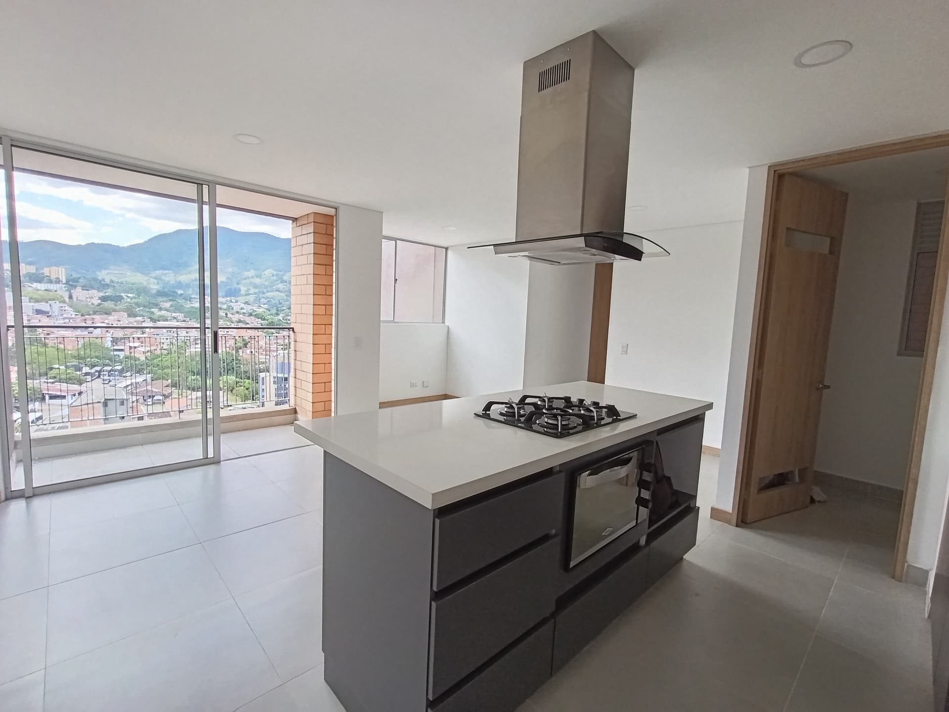 Apartamento en arriendo en Ditaires, Itagui — foto 1 de 18