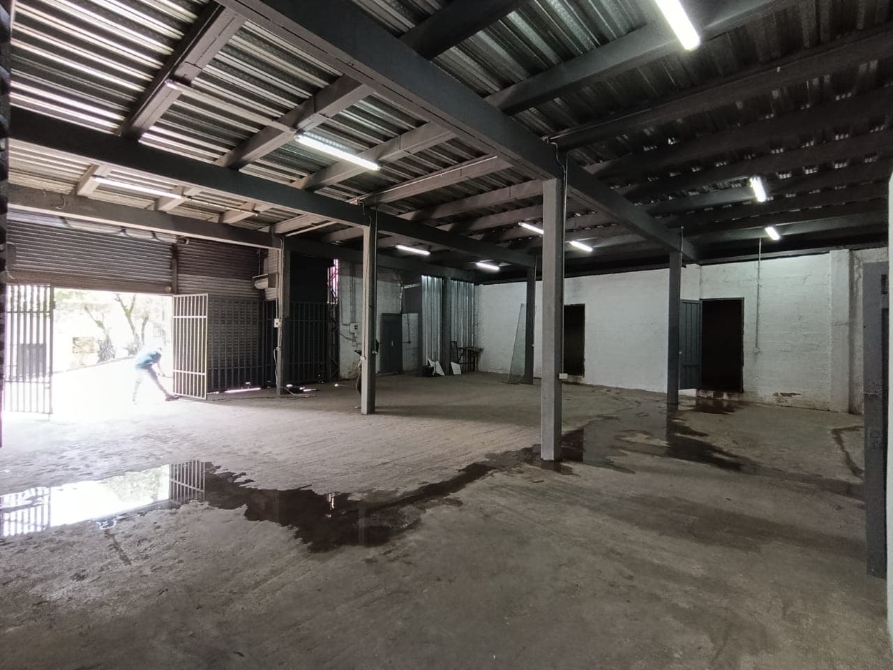 Bodega en arriendo en Las Palmas, Centro, Medellín — foto 2 de 14