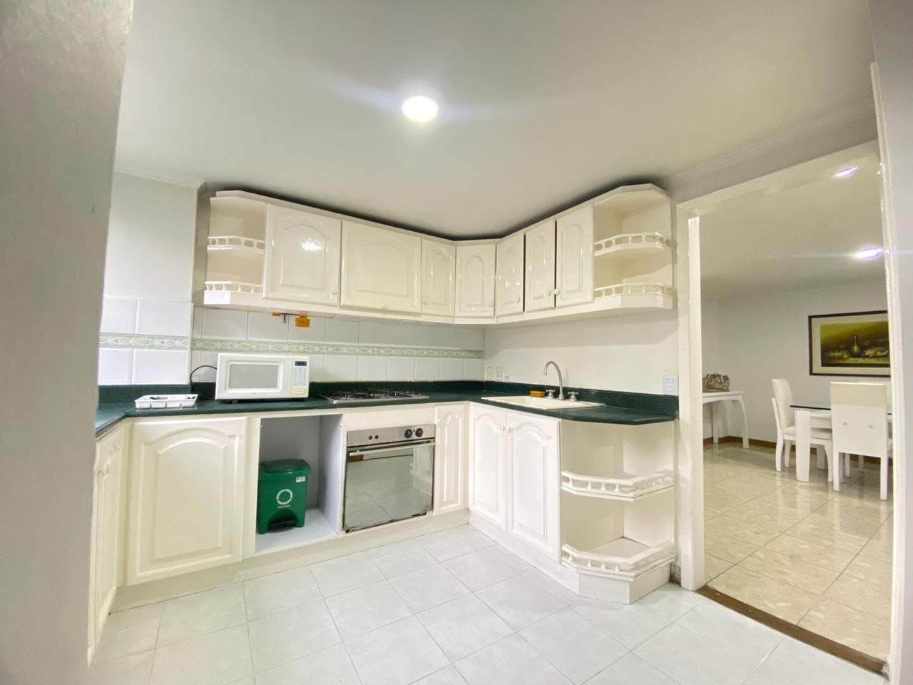 Apartamento en arriendo en Loma De Los Parra, El Poblado, Medellín — foto 2 de 11