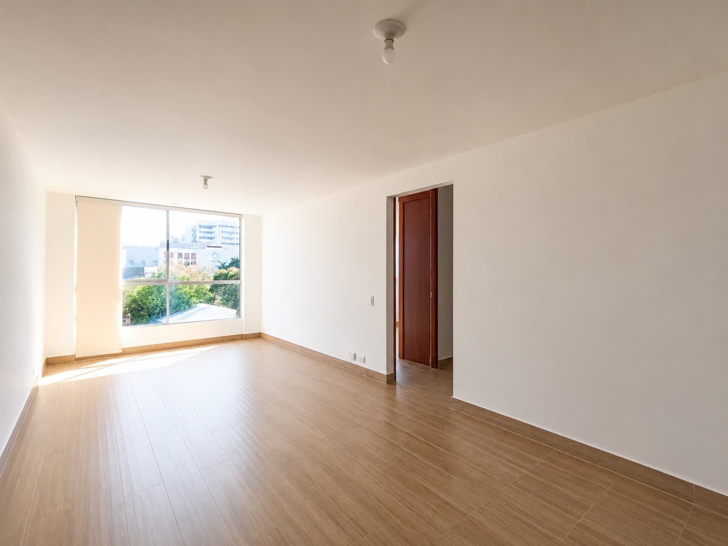Apartamento en arriendo en Aguacatala, El Poblado, Medellín — foto 1 de 17