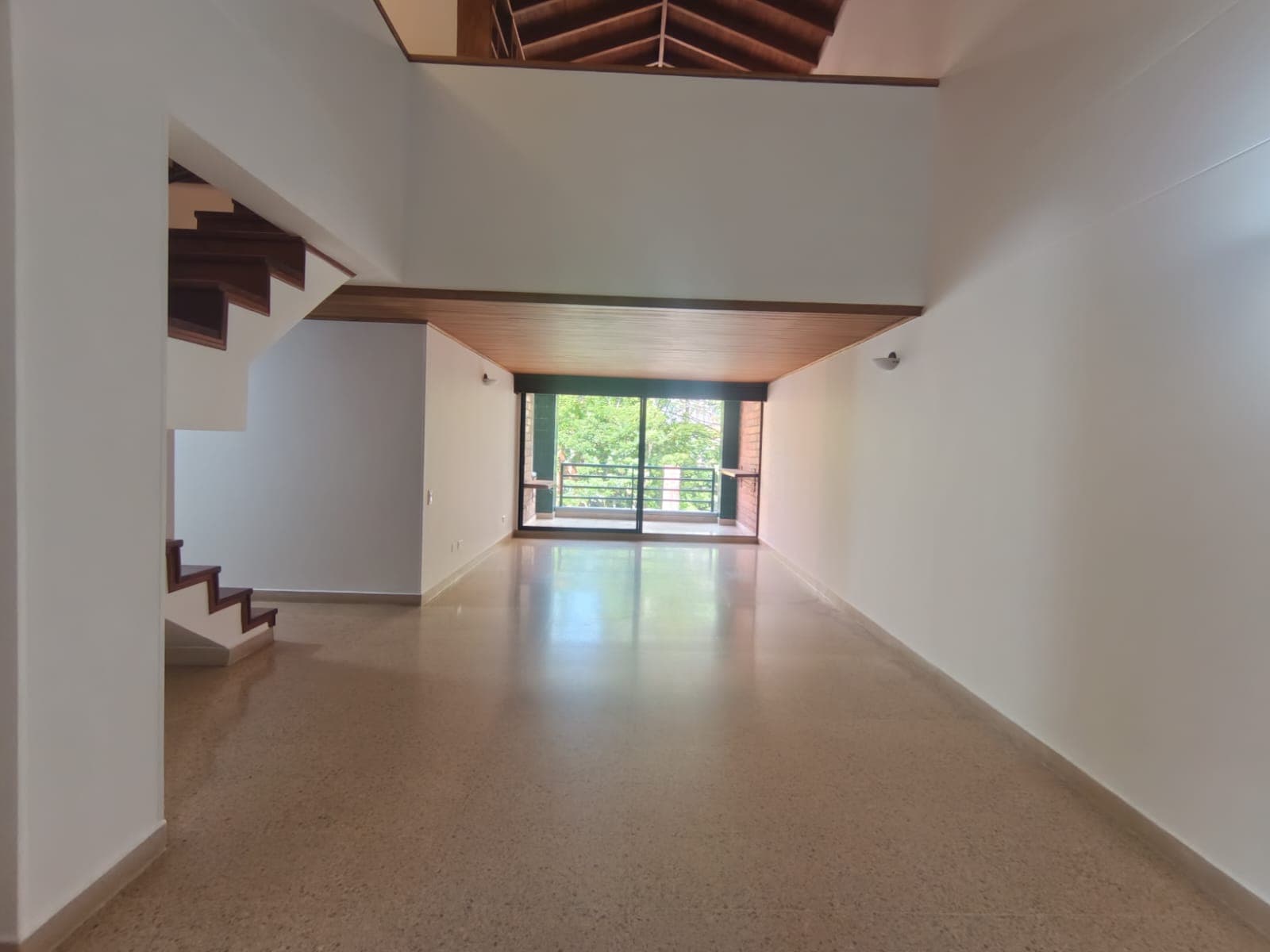 Apartamento en arriendo en Conquistadores, Laureles, Medellín — foto 1 de 20