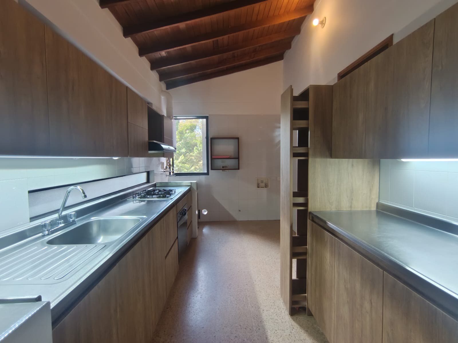 Apartamento en arriendo en Conquistadores, Laureles, Medellín — foto 5 de 20