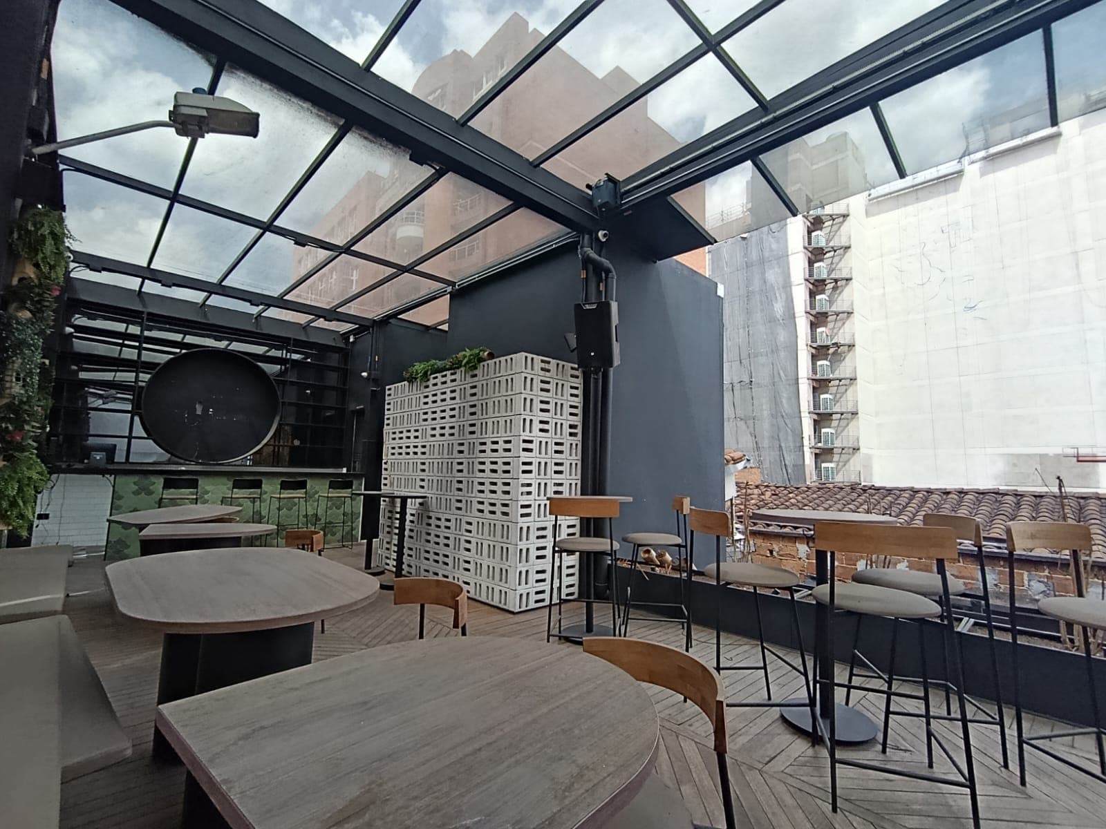 Local en arriendo en Parque, El Poblado, Medellín — foto 2 de 19