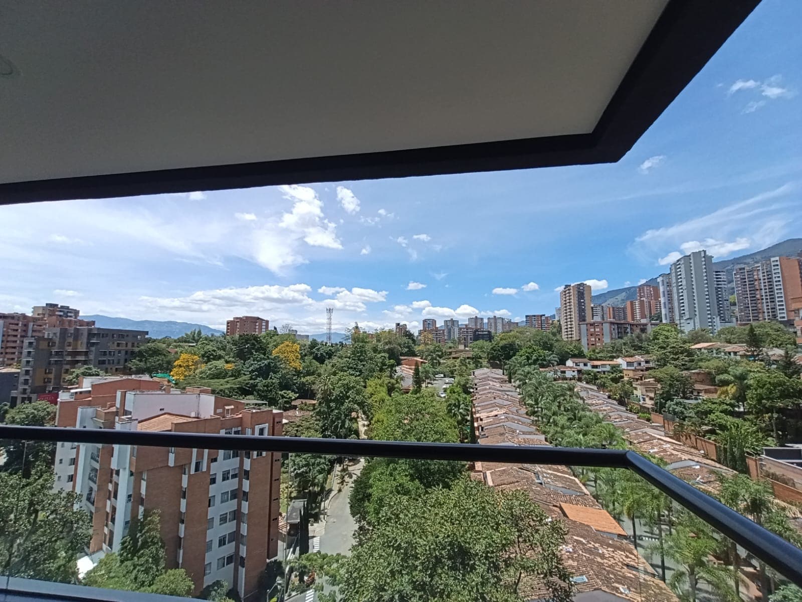 Apartamento en arriendo en Cumbres, Envigado — foto 1 de 20