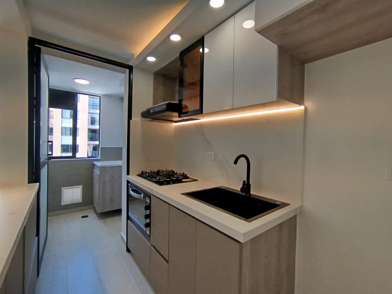 Apartamento en arriendo en Cimarronas, Rionegro — foto 2 de 14
