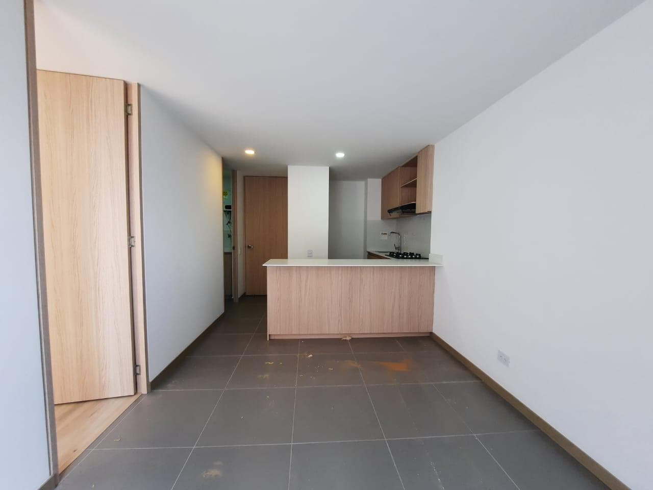 Apartaestudio en arriendo en Guayabal, Medellín — foto 1 de 20