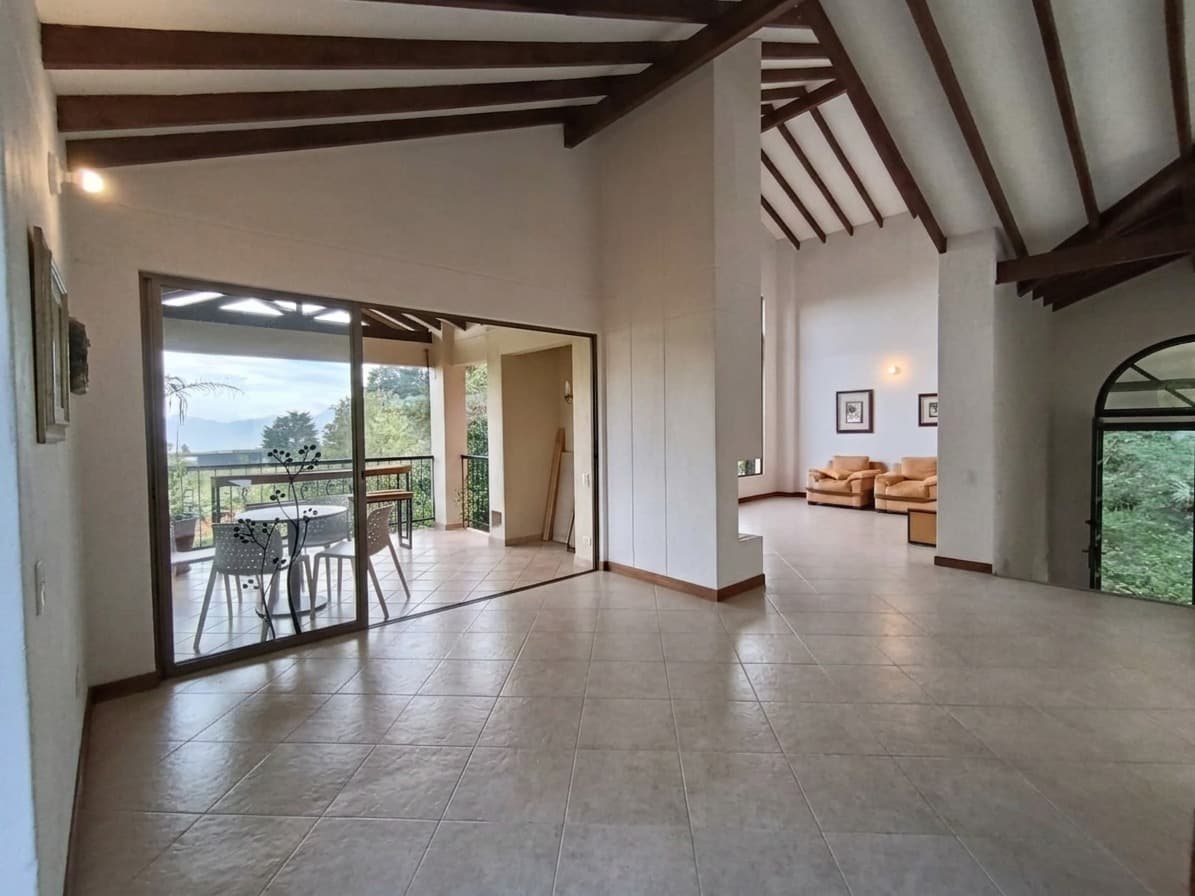 Casa Campestre en arriendo en Loma Del Escobero, Envigado — foto 5 de 20
