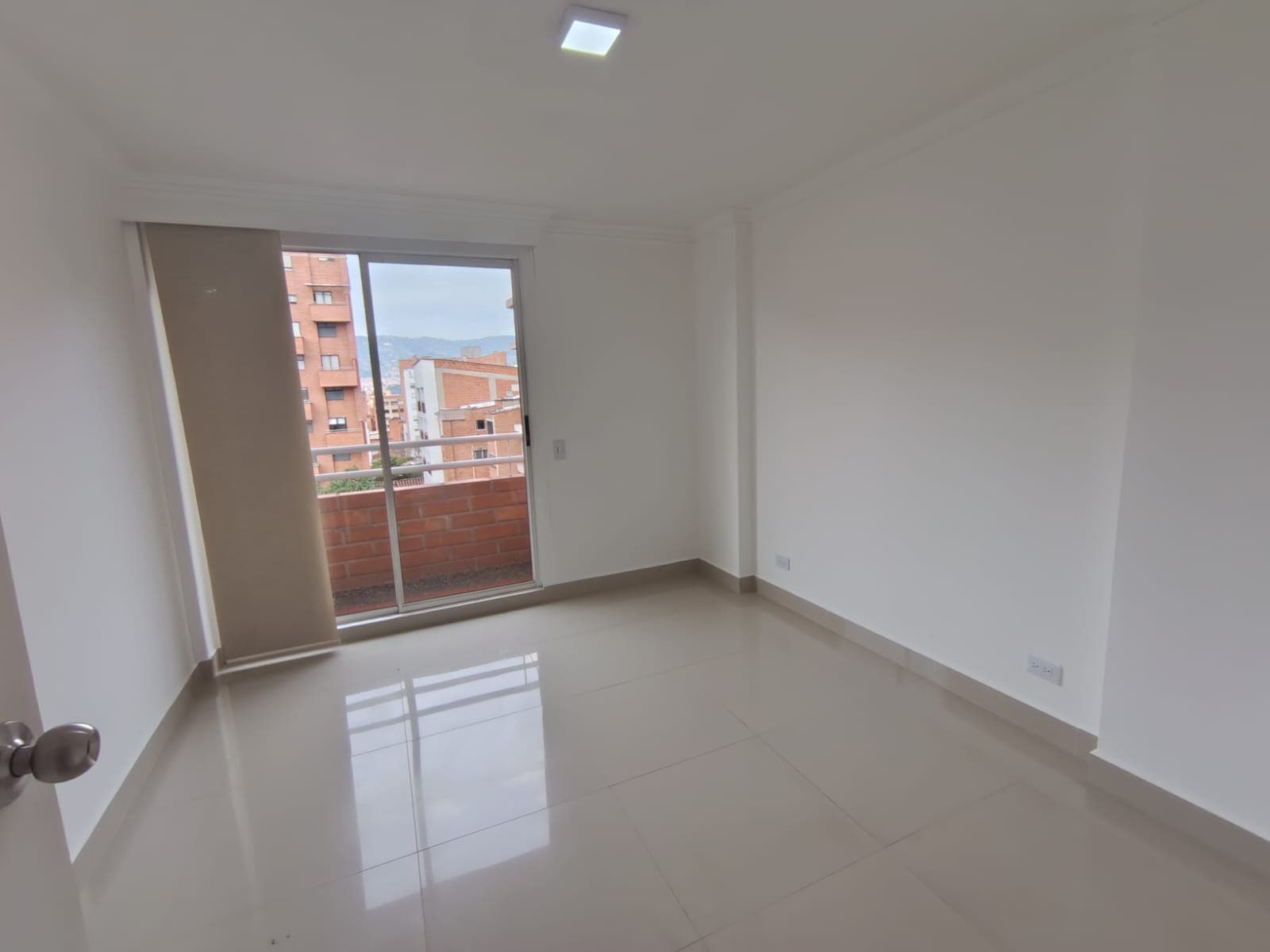 Apartaestudio en arriendo en La Castellana, Laureles, Medellín — foto 4 de 15