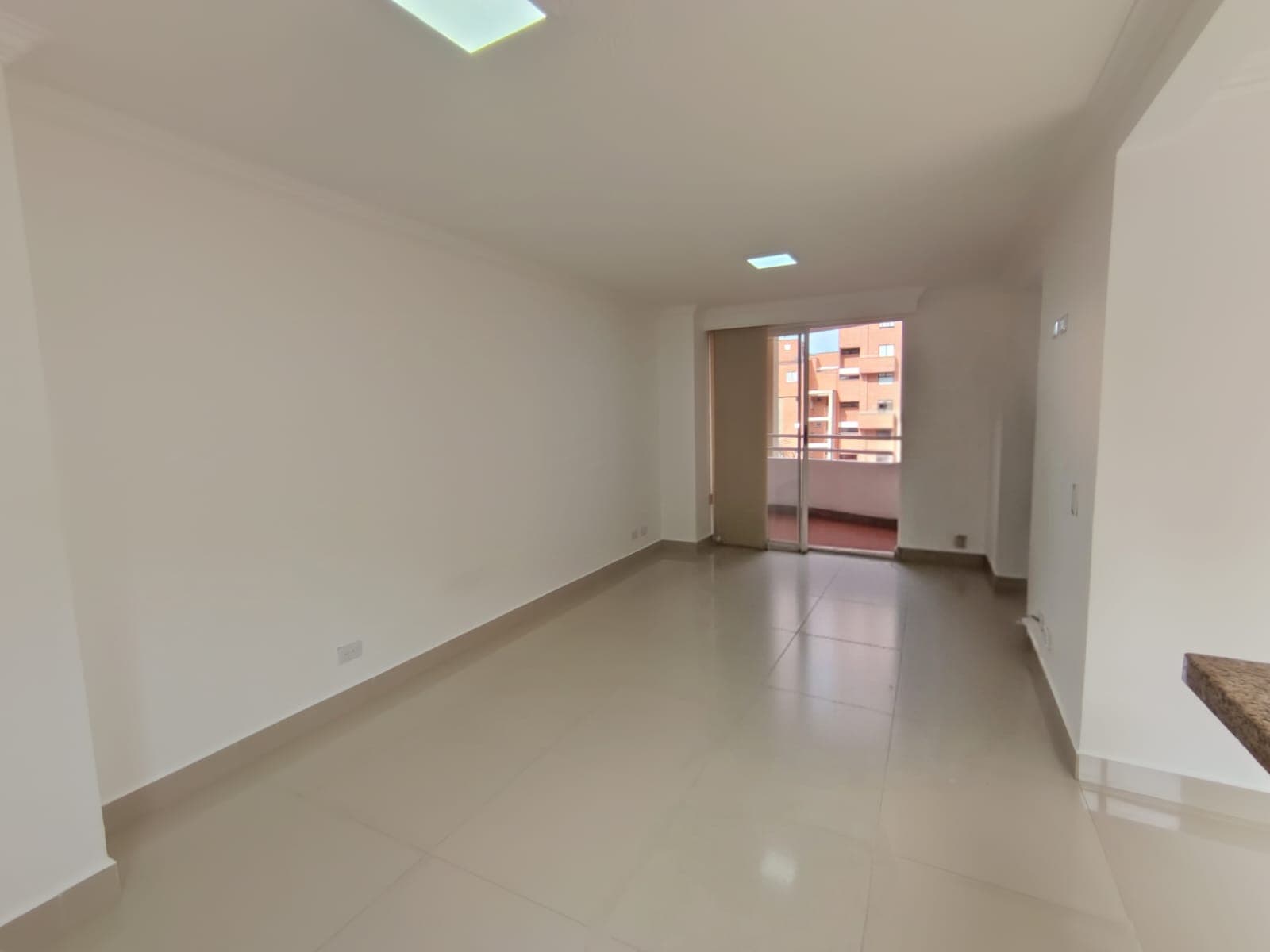 Apartaestudio en arriendo en La Castellana, Laureles, Medellín — foto 5 de 15