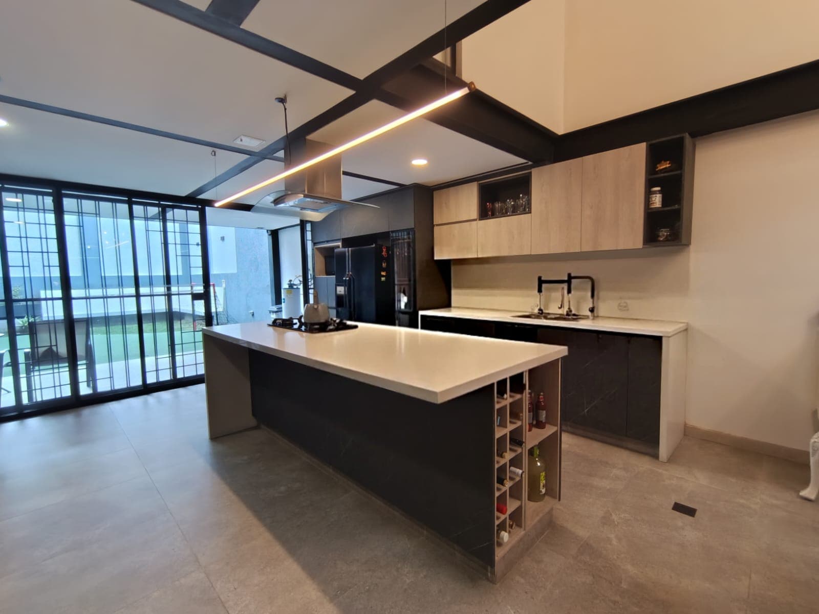 Casa Comercial en arriendo en La Castellana, Laureles, Medellín — foto 2 de 20