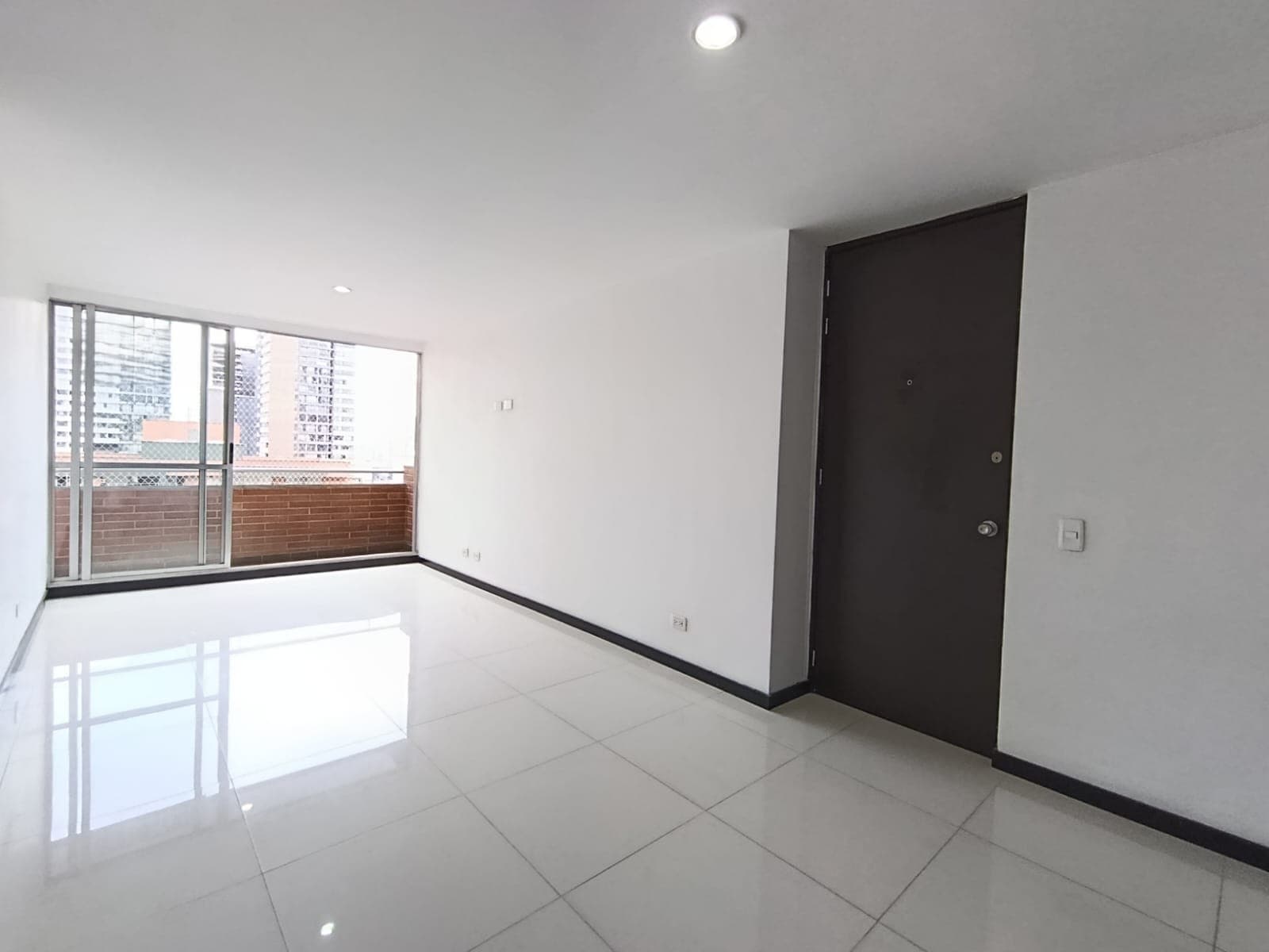 Apartamento en arriendo en Ciudad Del Rio, El Poblado, Medellín — foto 1 de 20