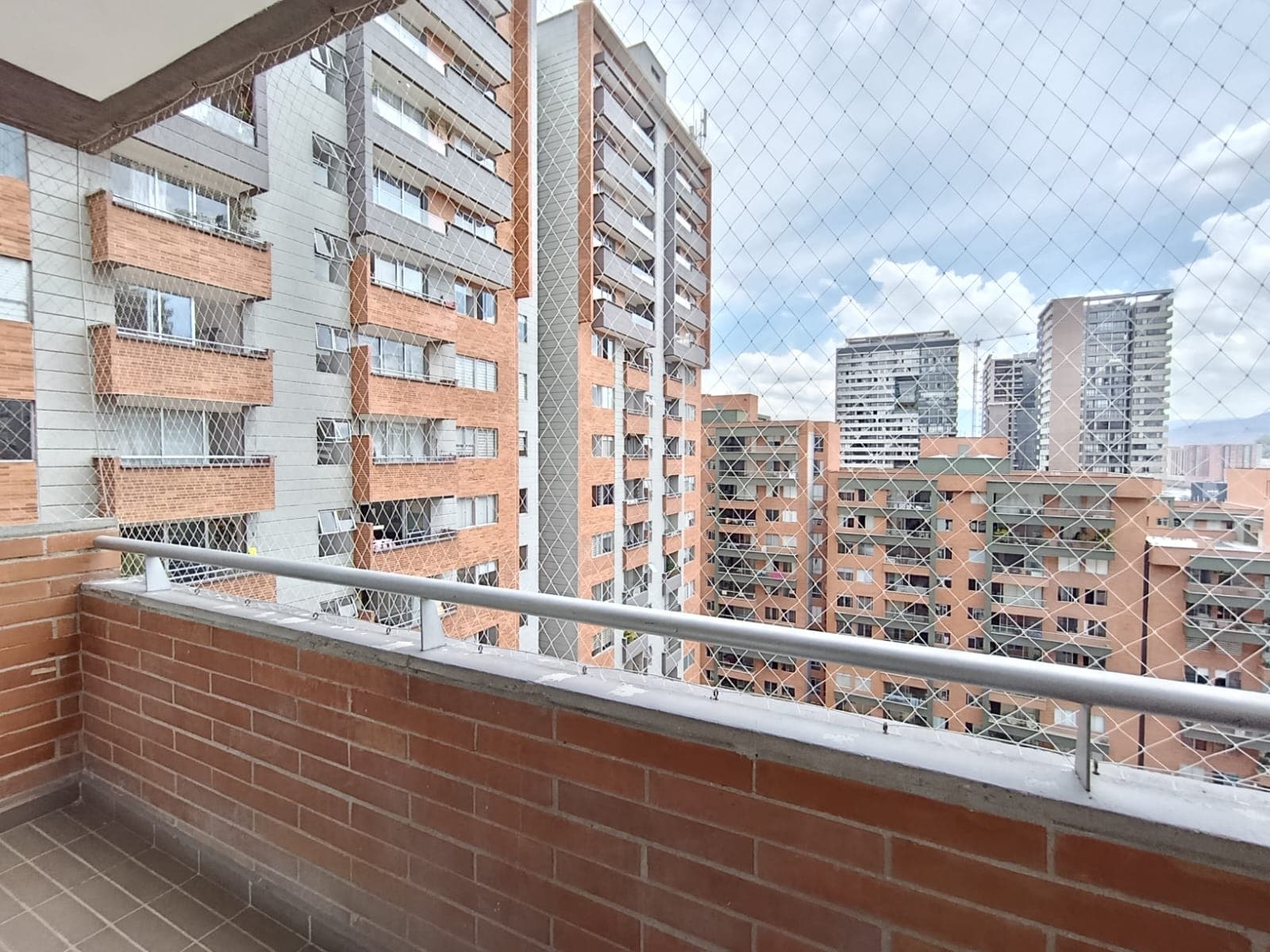 Apartamento en arriendo en Ciudad Del Rio, El Poblado, Medellín — foto 3 de 20