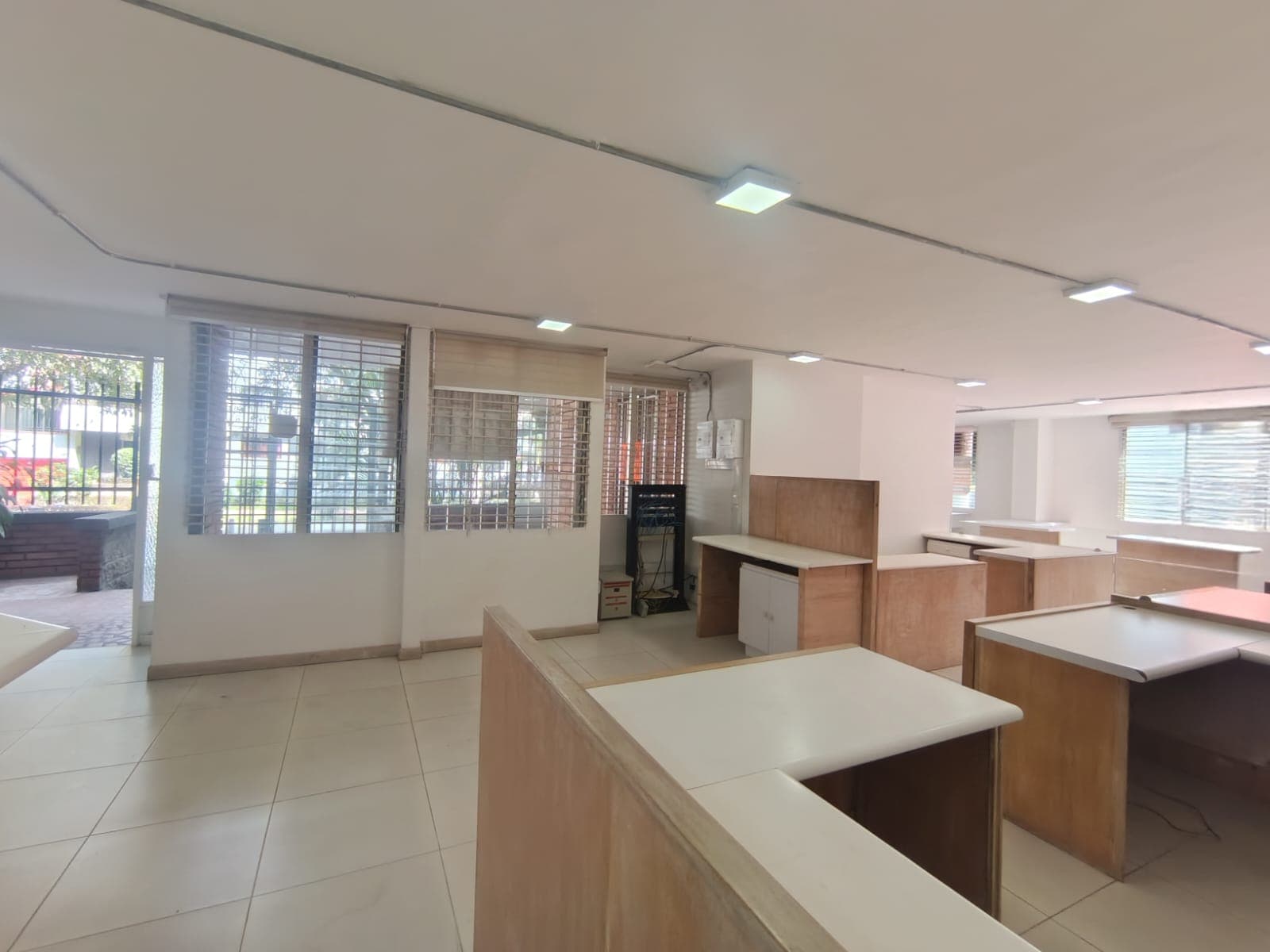 Local en arriendo en El Velódromo, Laureles, Medellín — foto 3 de 12