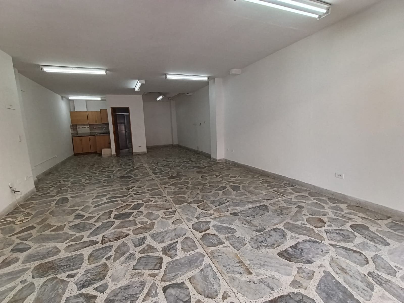 Local en arriendo en Restrepo Naranjo, Sabaneta — foto 2 de 10