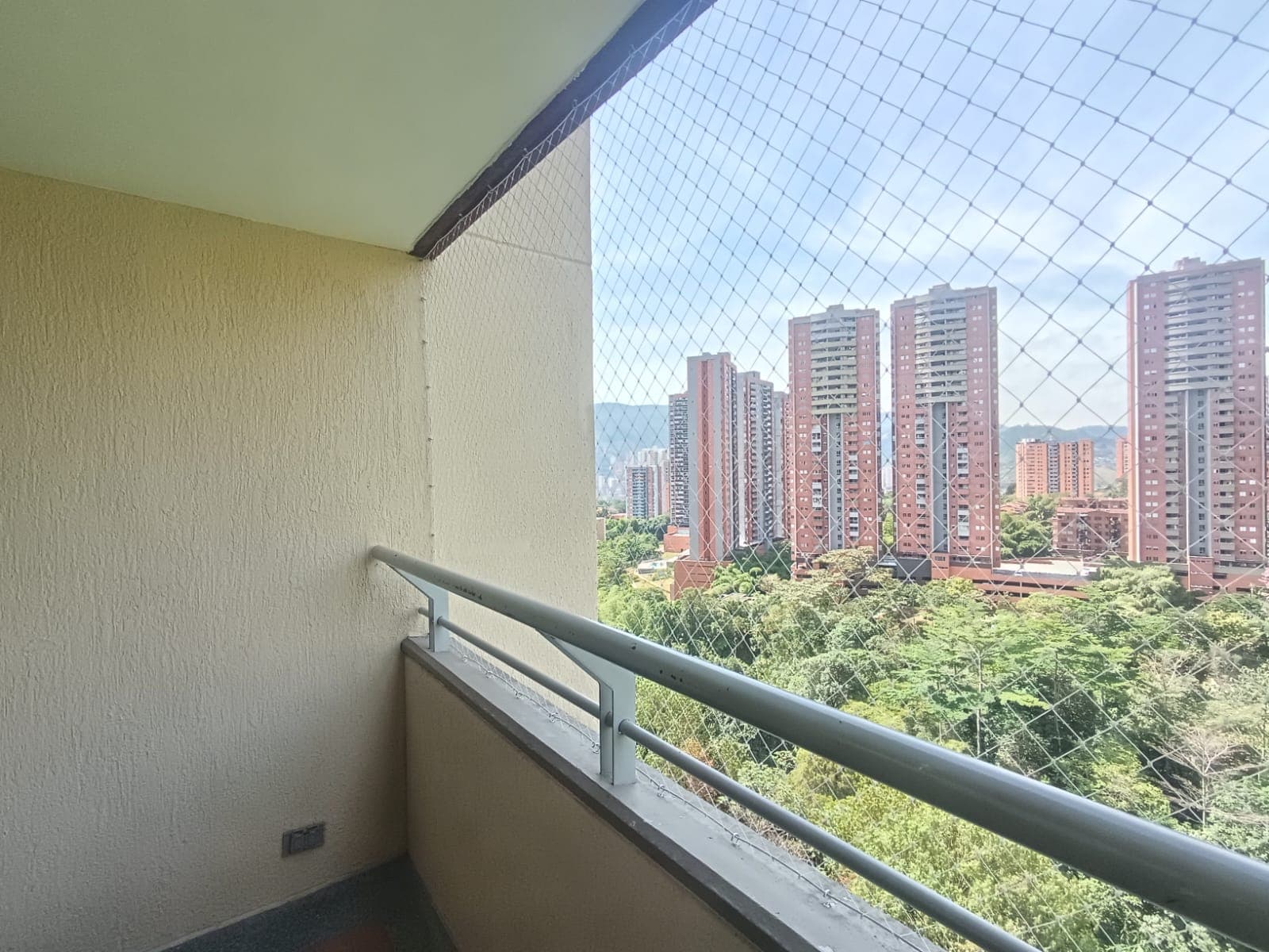Apartamento en arriendo en Ditaires, Itagui — foto 1 de 20