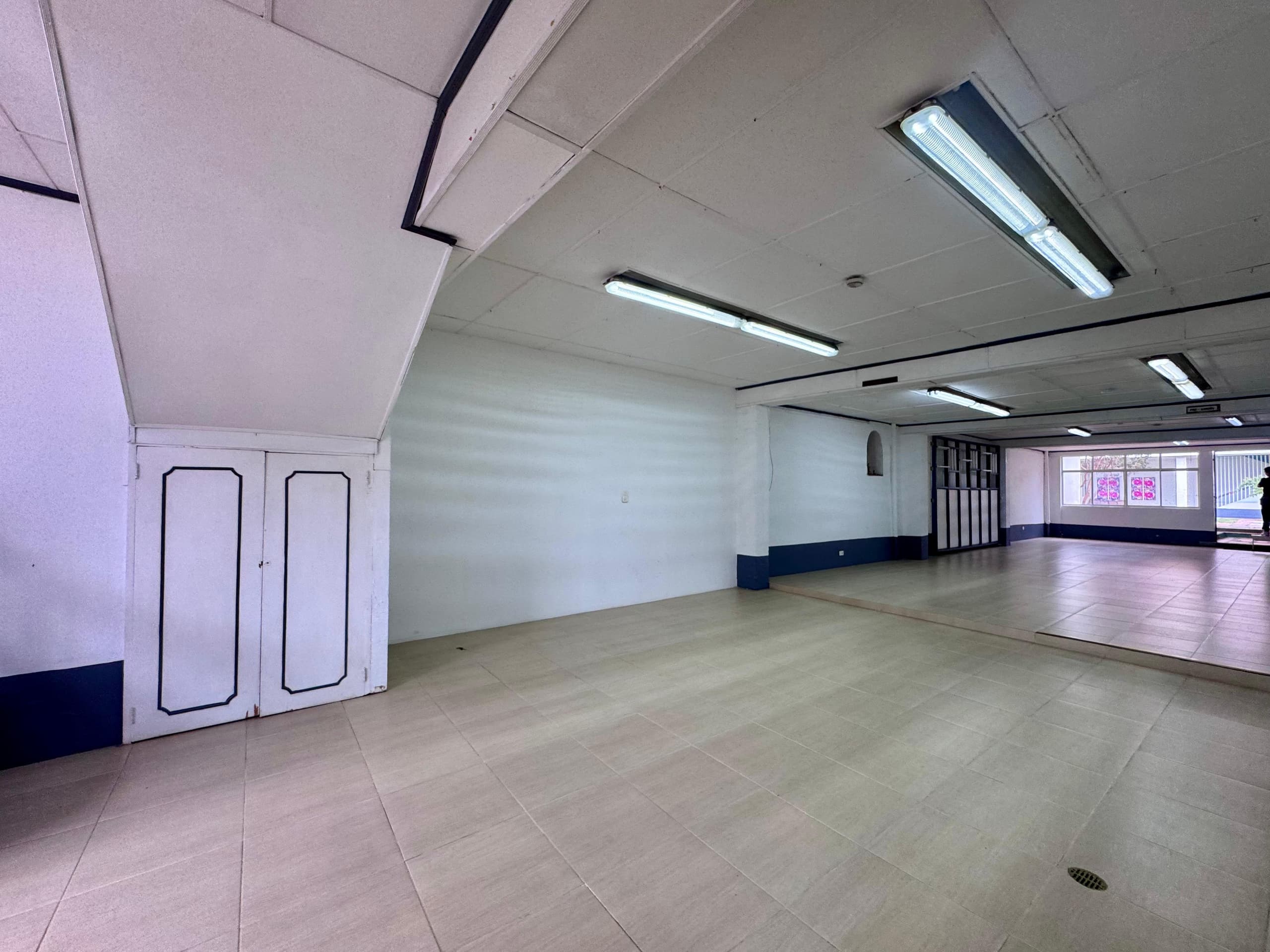 Casa Comercial en arriendo en Parque De, Envigado — foto 3 de 17