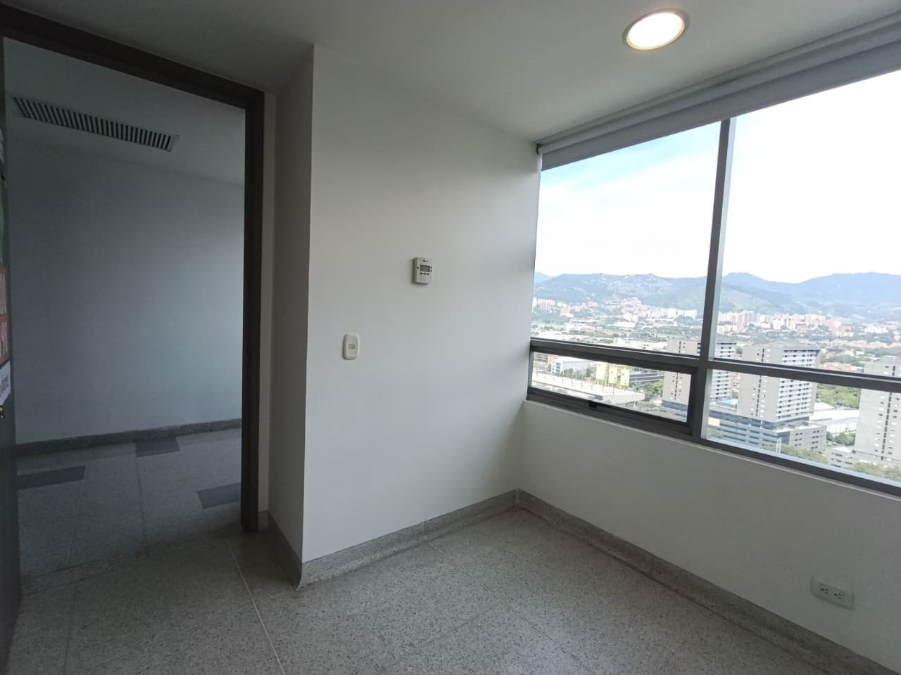 Consultorio en arriendo en Ciudad Del Rio, El Poblado, Medellín — foto 4 de 11