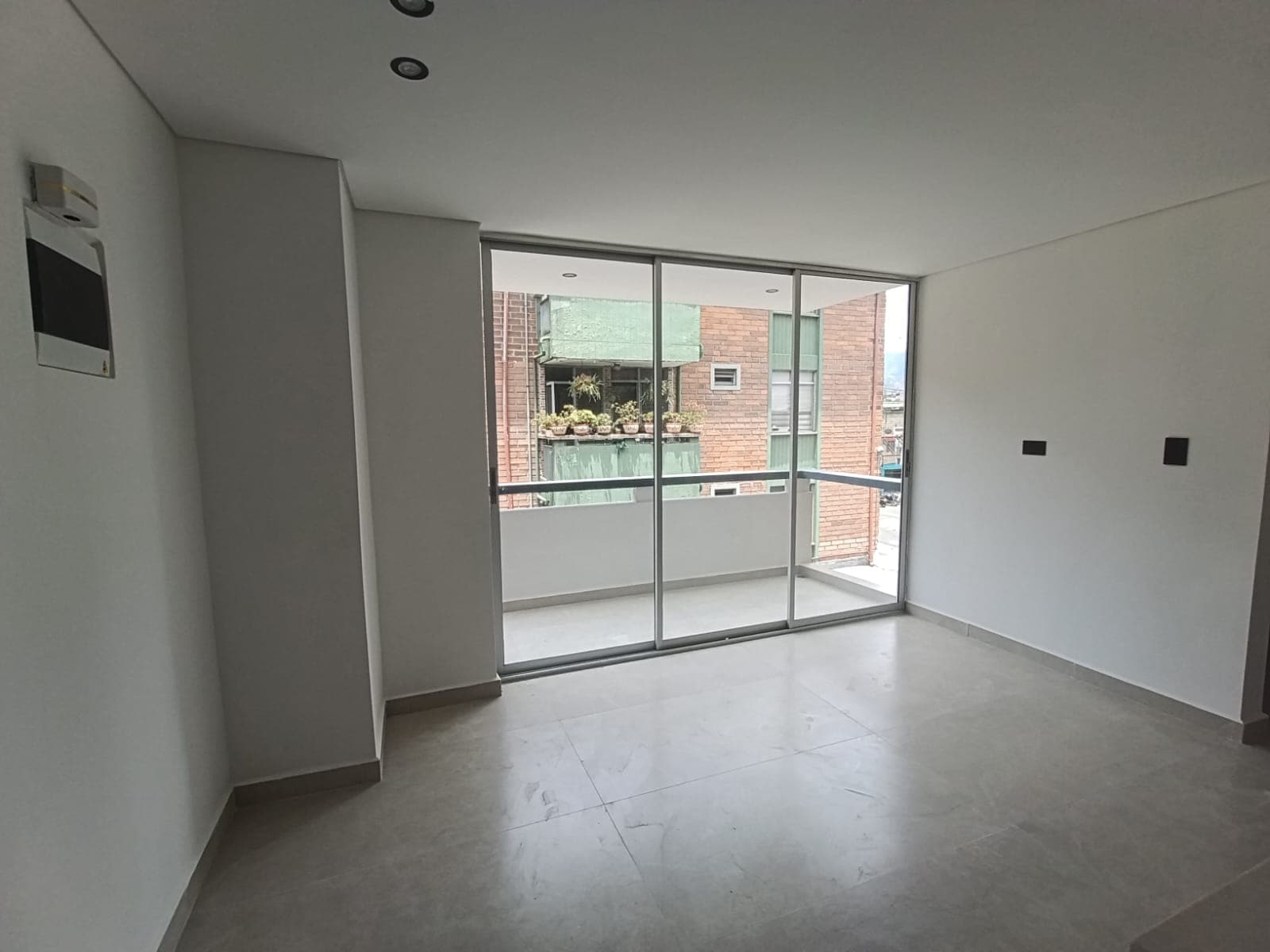 Apartaestudio en arriendo en Barrio Triste Corazón De Jesús, Centro, Medellín — foto 1 de 20