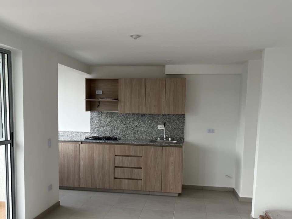 Apartamento en arriendo en El Chinguí, Envigado — foto 1 de 11