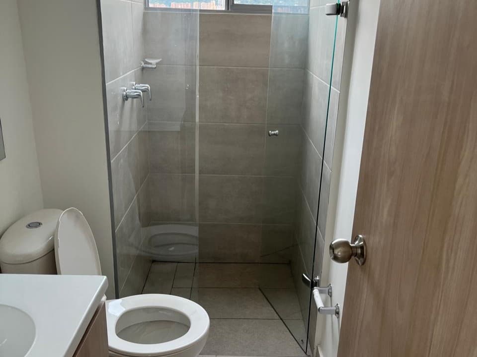 Apartamento en arriendo en El Chinguí, Envigado — foto 2 de 11