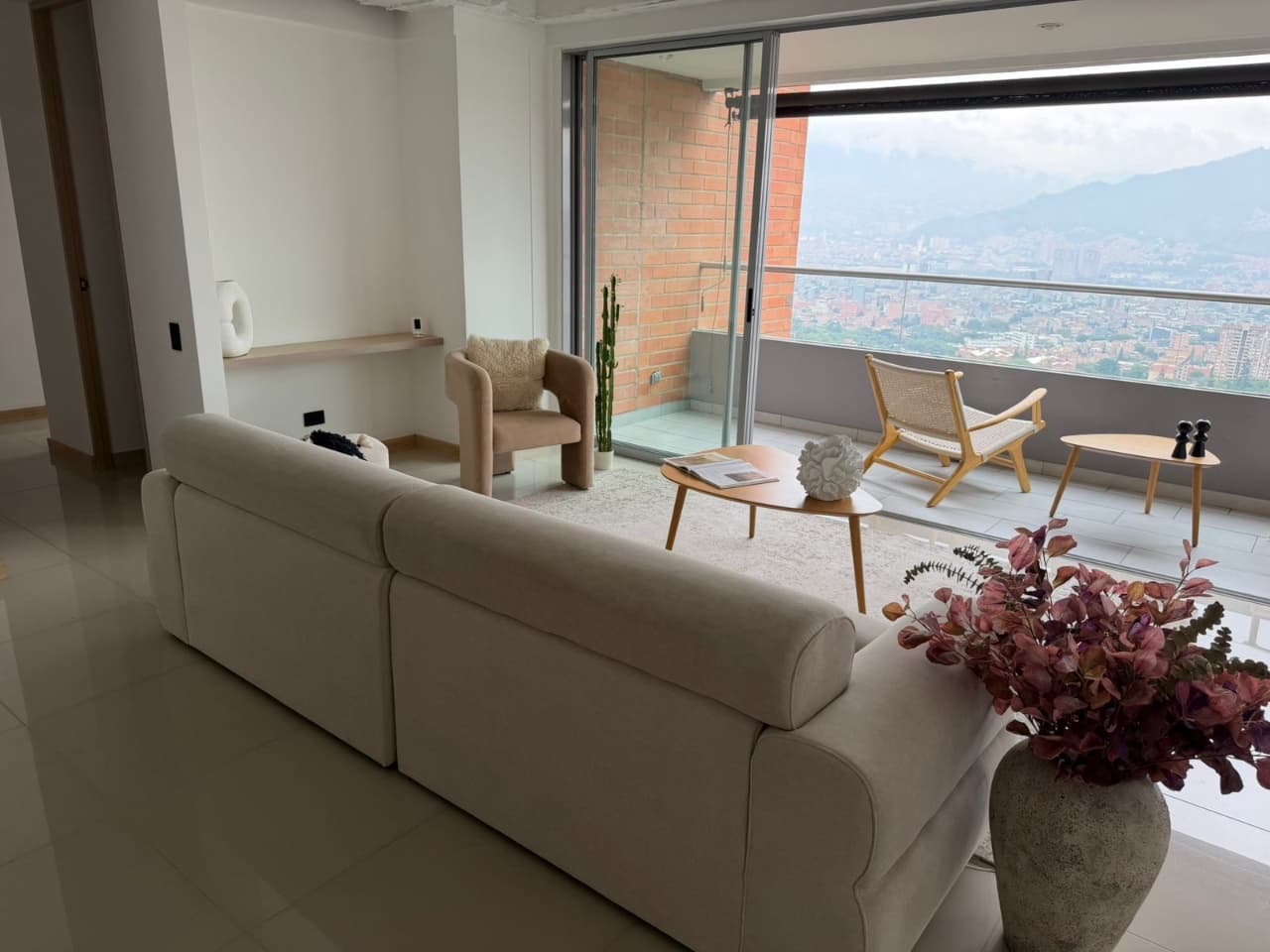 Apartamento en arriendo en Loma Del Chocho, Envigado — foto 4 de 13
