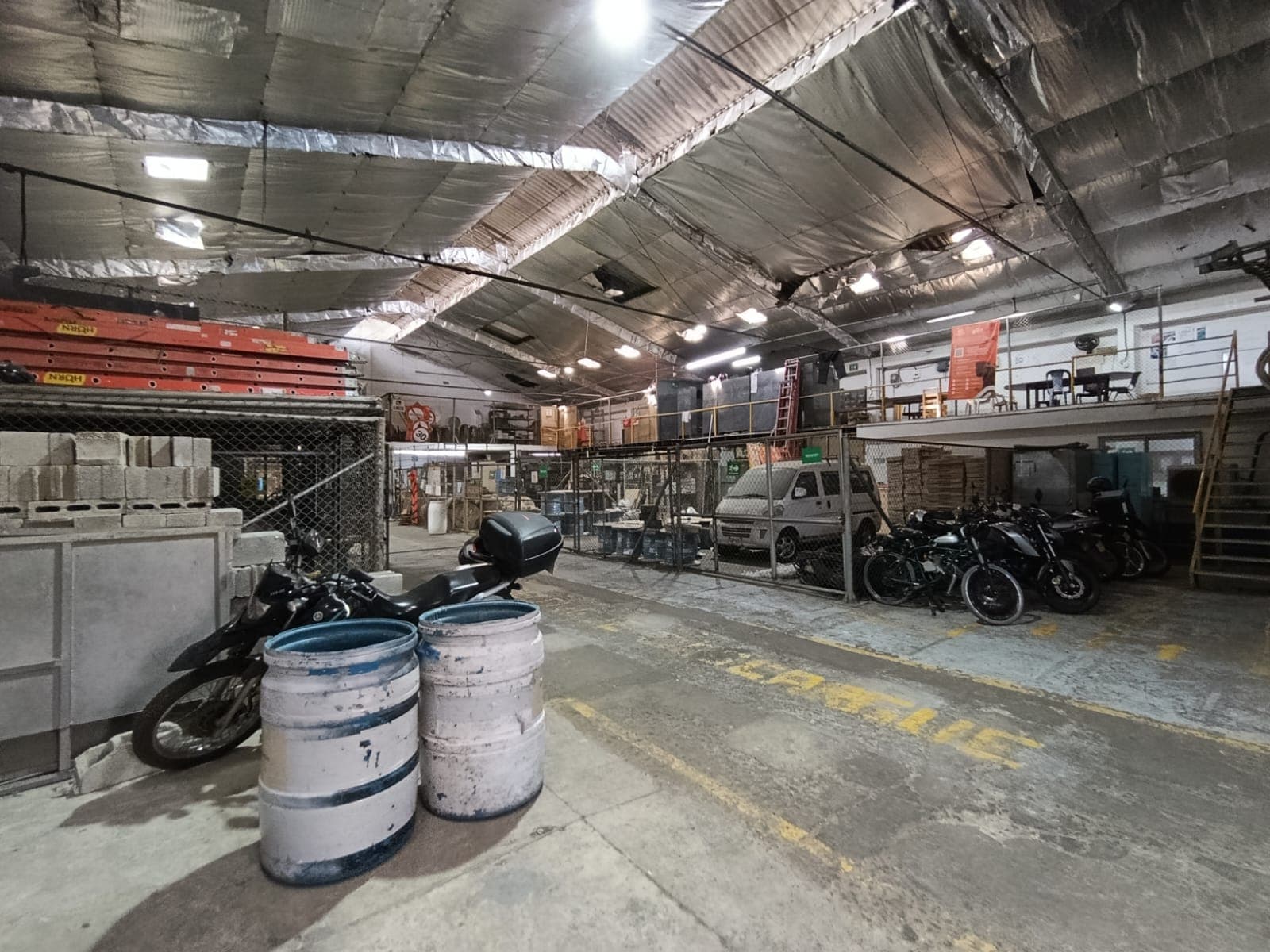 Bodega en arriendo en Perpetuo Socorro, Centro, Medellín — foto 2 de 19