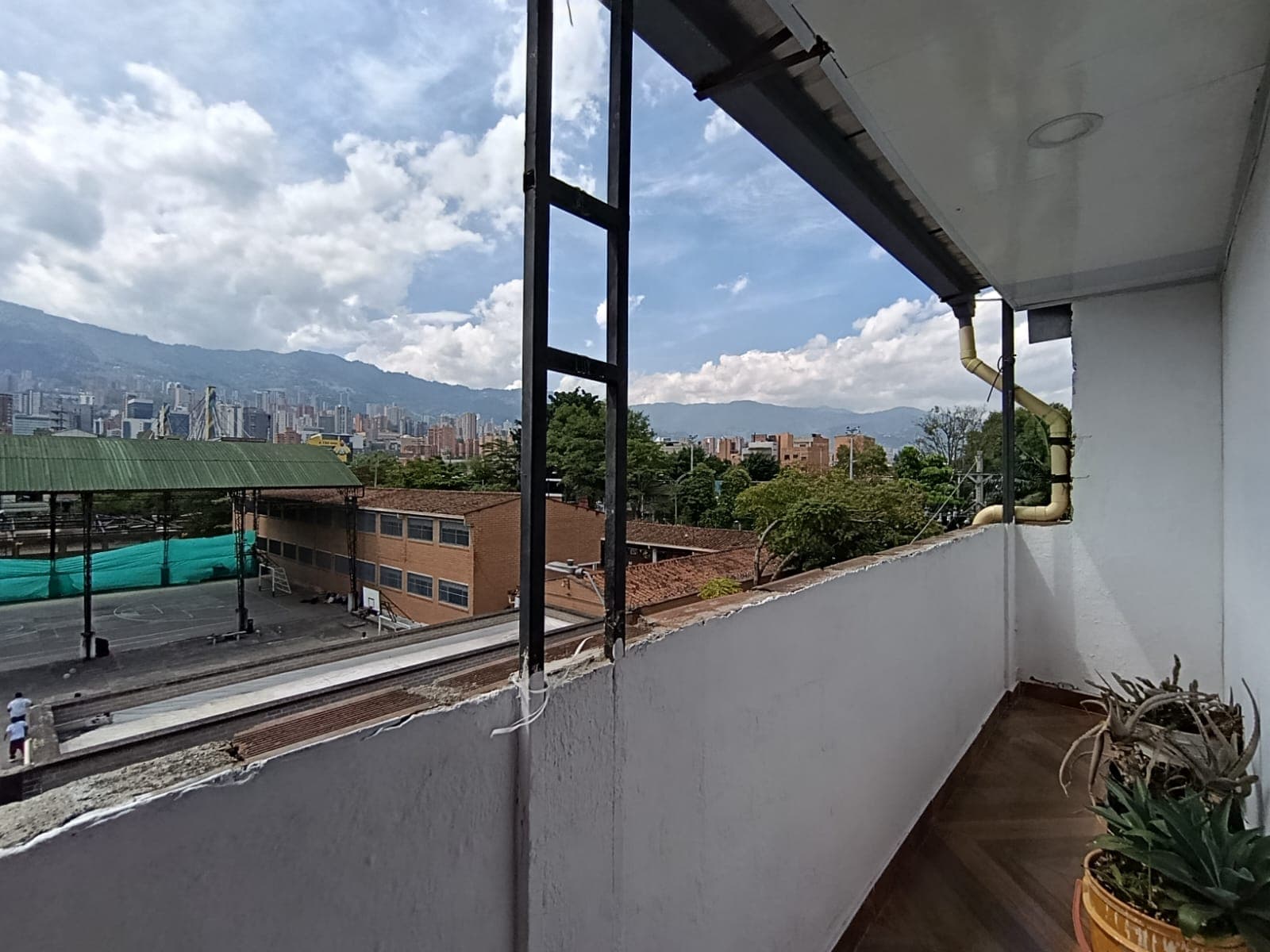Local en arriendo en Cristo Rey, Guayabal, Medellín — foto 1 de 11