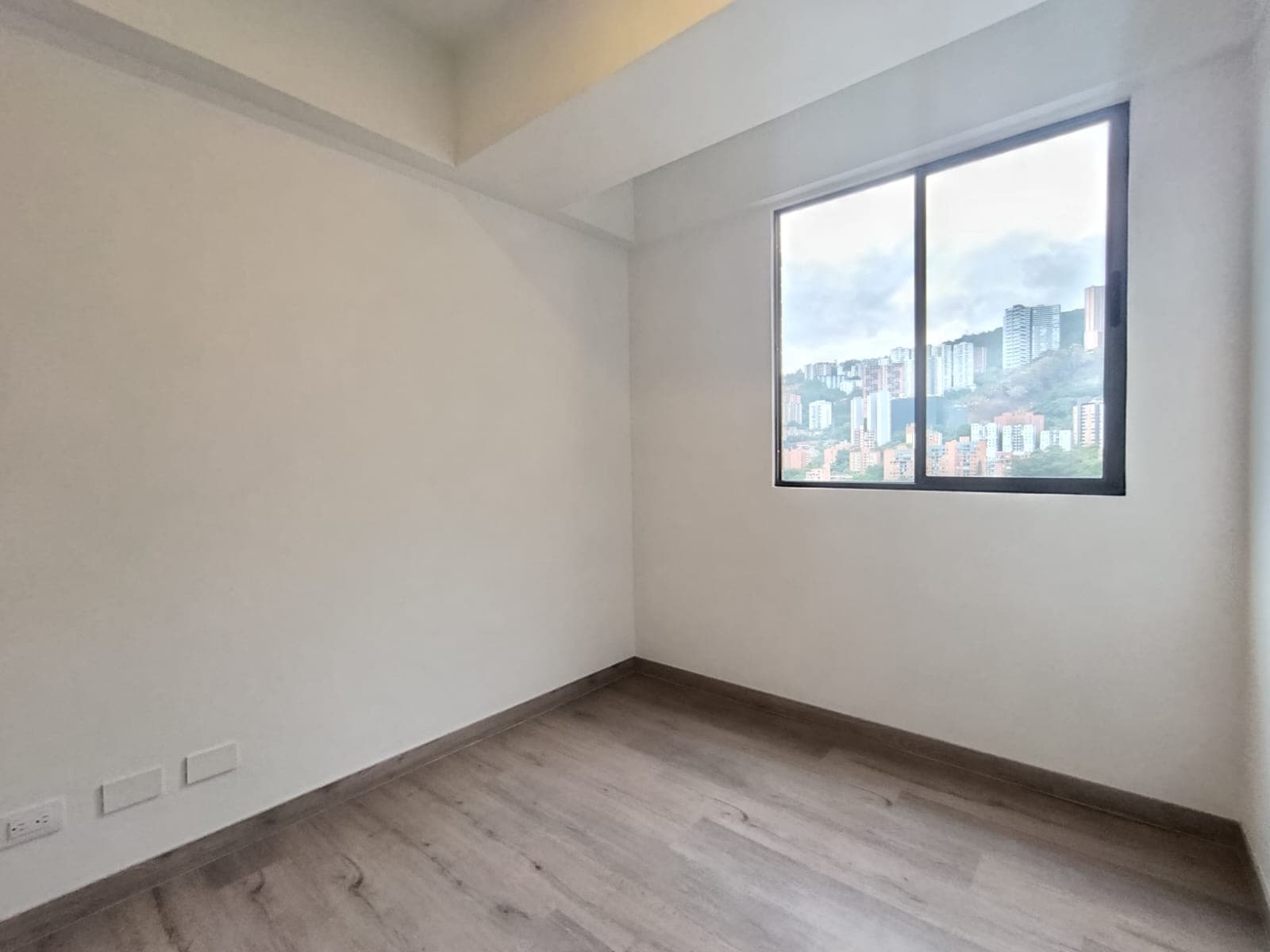 Apartamento en arriendo en Ciudad Del Rio, El Poblado, Medellín — foto 2 de 19