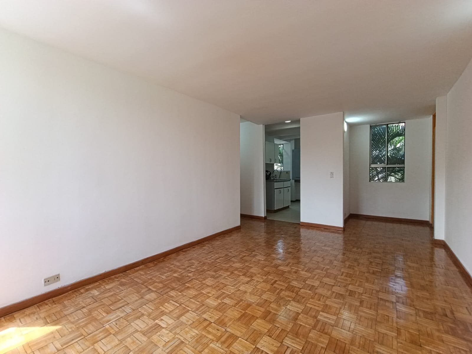 Apartamento en arriendo en Patio Bonito, El Poblado, Medellín — foto 2 de 14