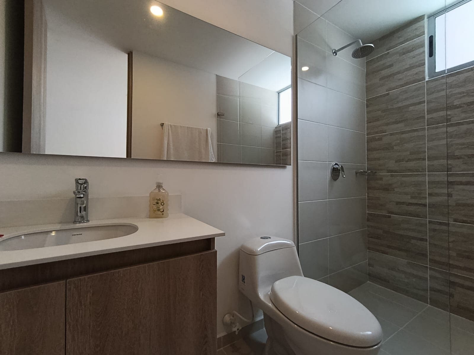 Apartamento en arriendo en Ciudad Del Rio, El Poblado, Medellín — foto 5 de 20