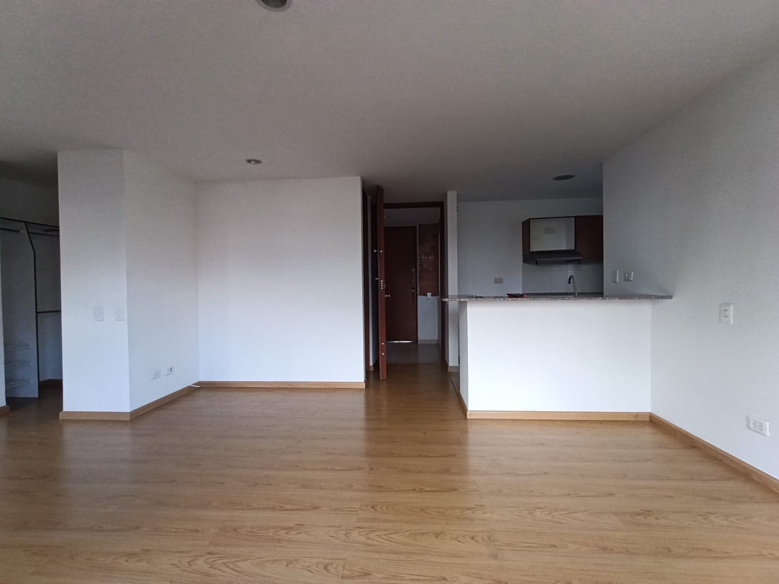 Apartamento en arriendo en Lalinde, El Poblado, Medellín — foto 5 de 10